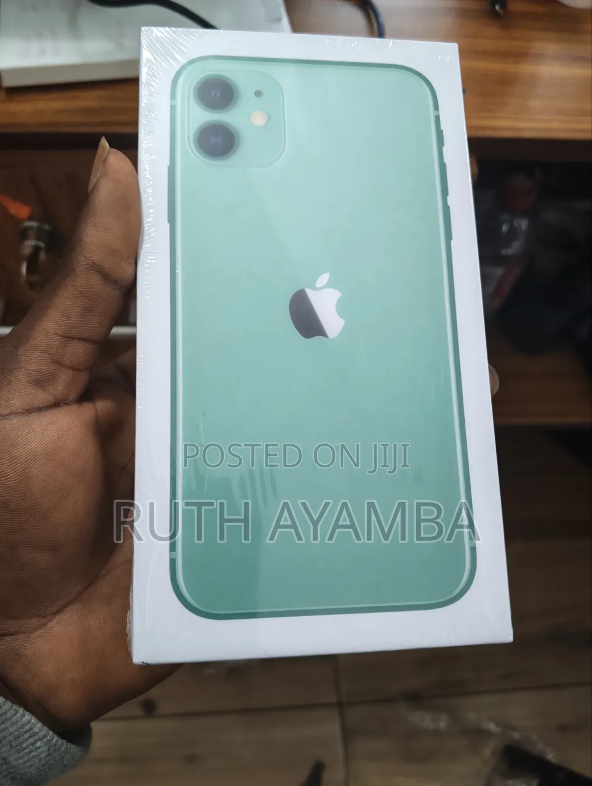 New Apple iPhone 11 128 GB Green