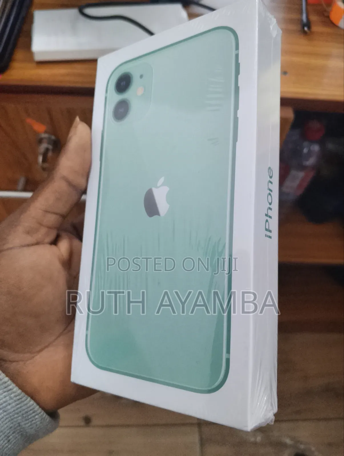 New Apple iPhone 11 128 GB Green