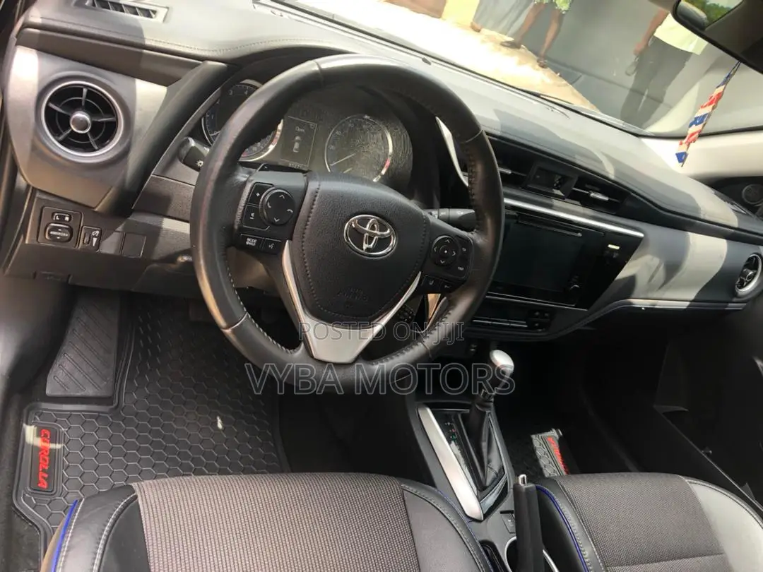Toyota Corolla SE 4dr Sedan (1.8L 4cyl CVT) 2017 Black