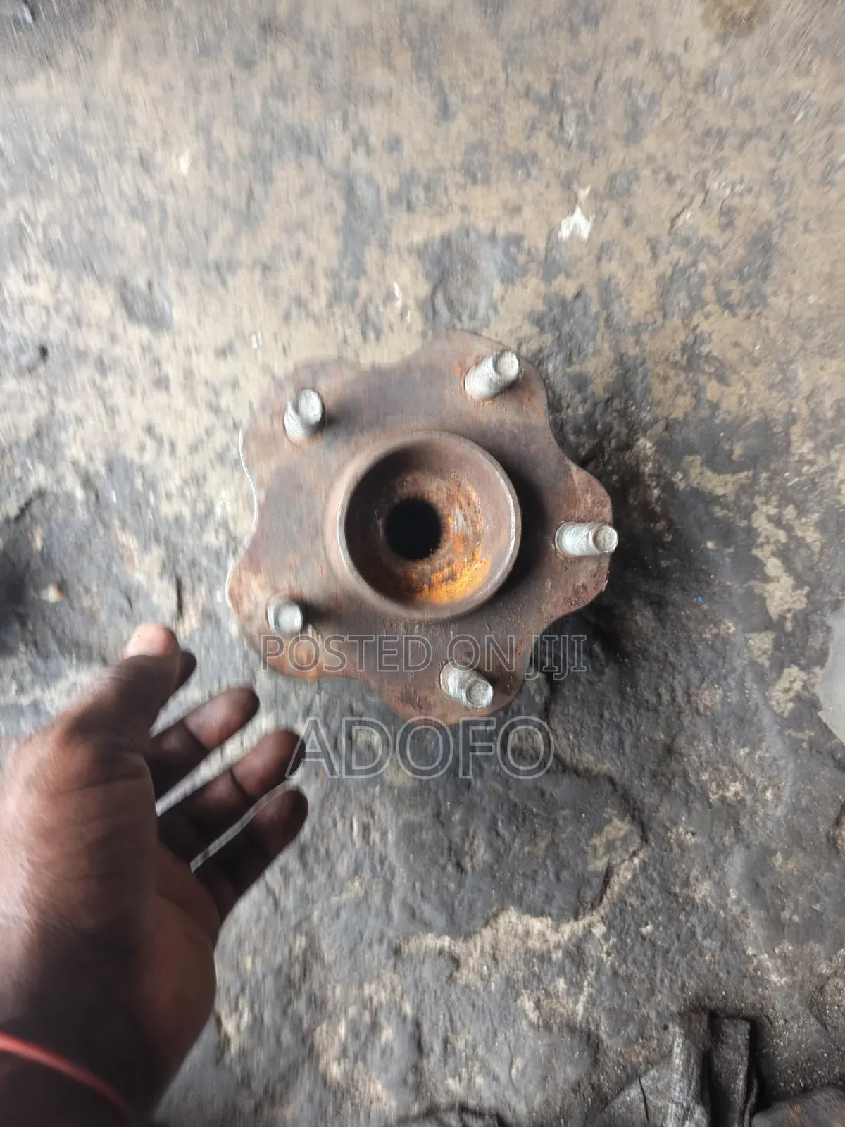 Nissan Rogue Back Hub 2008 to 2015