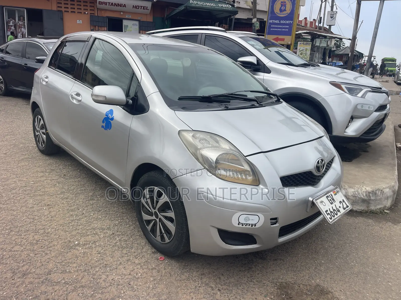 Toyota Vitz 1.5 FWD 5dr 2010 Silver