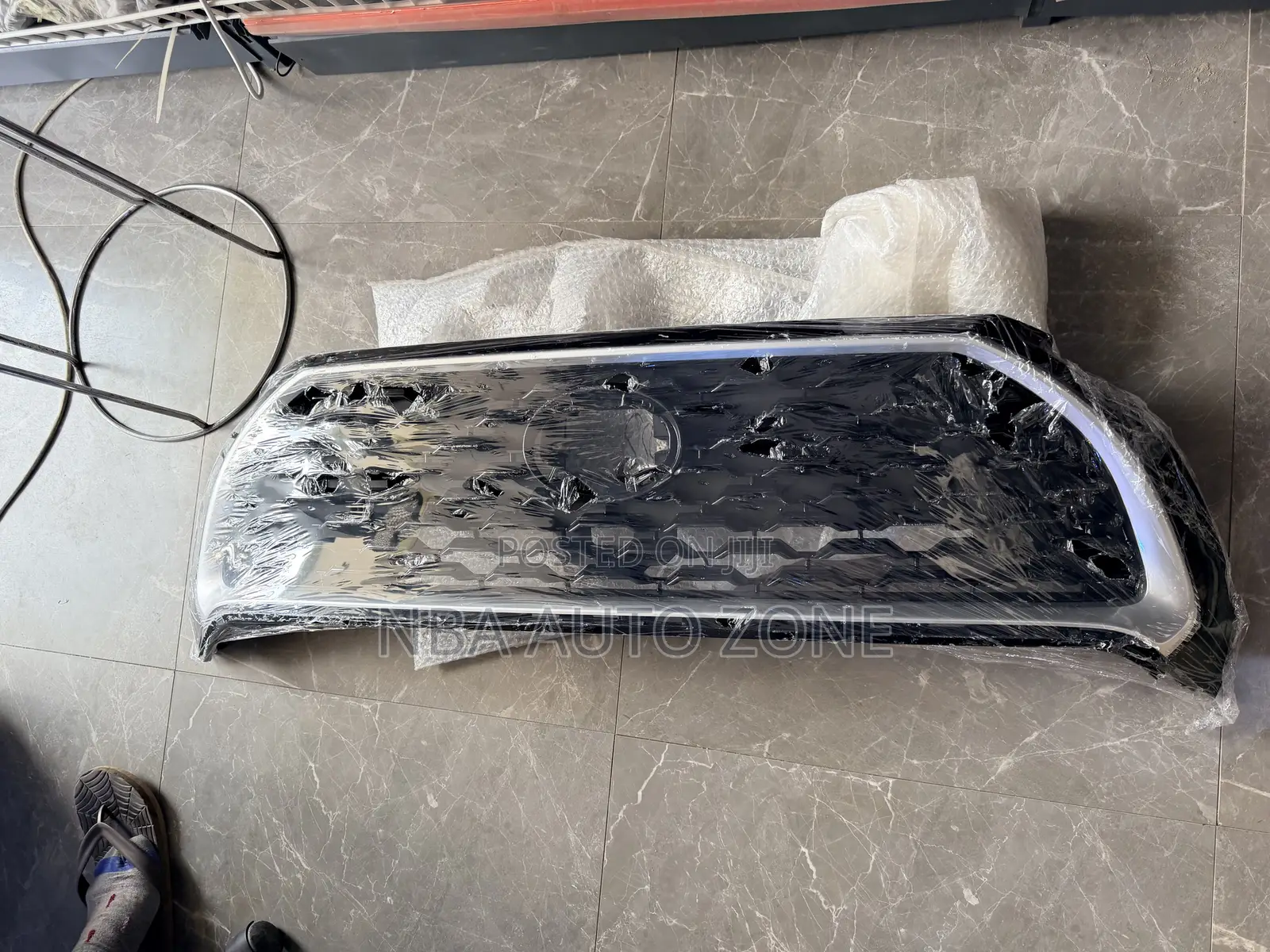 Toyota Corolla Cross 2020-2025 Top Shell/Grille