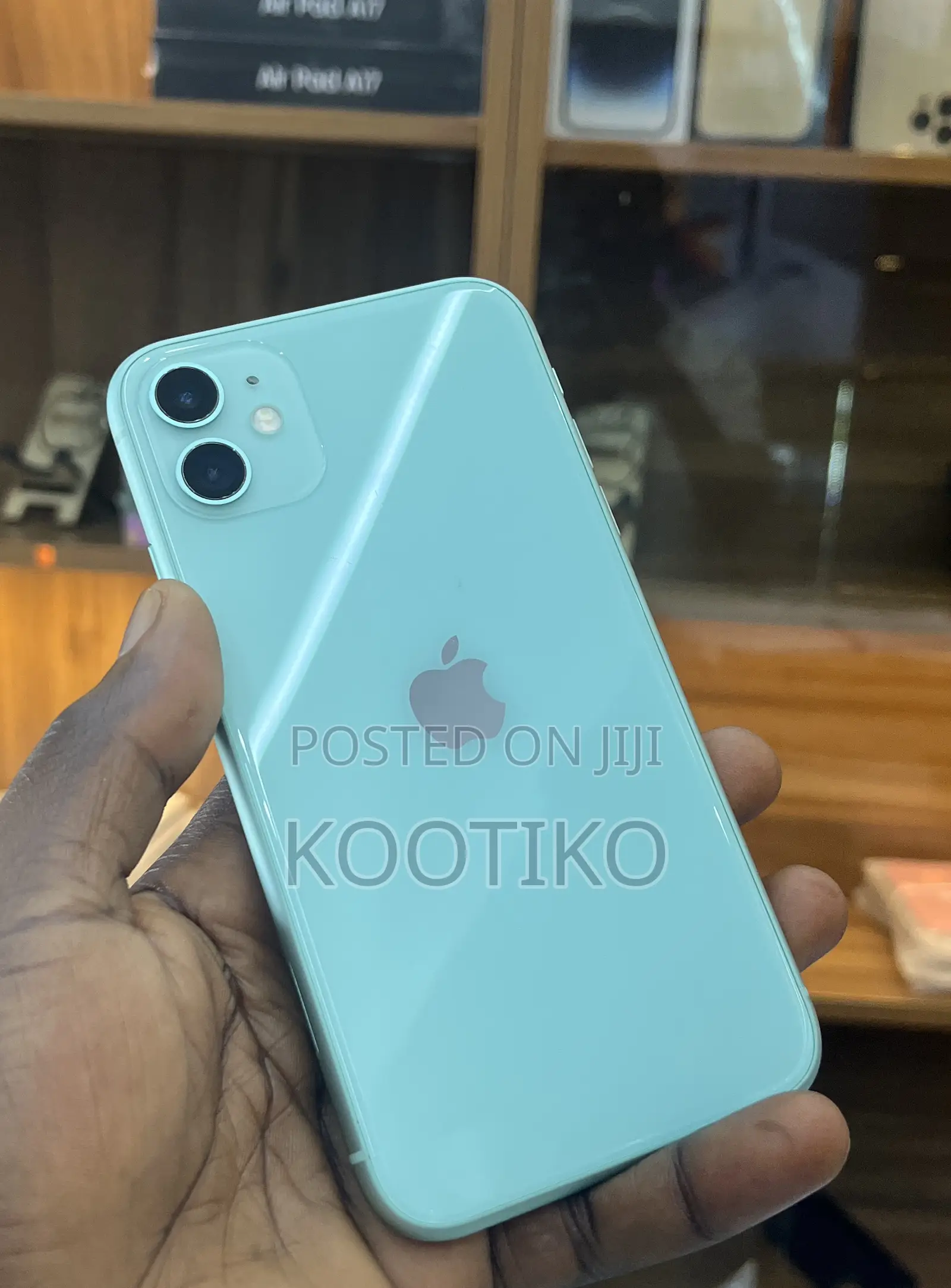 New Apple iPhone 11 128 GB Green