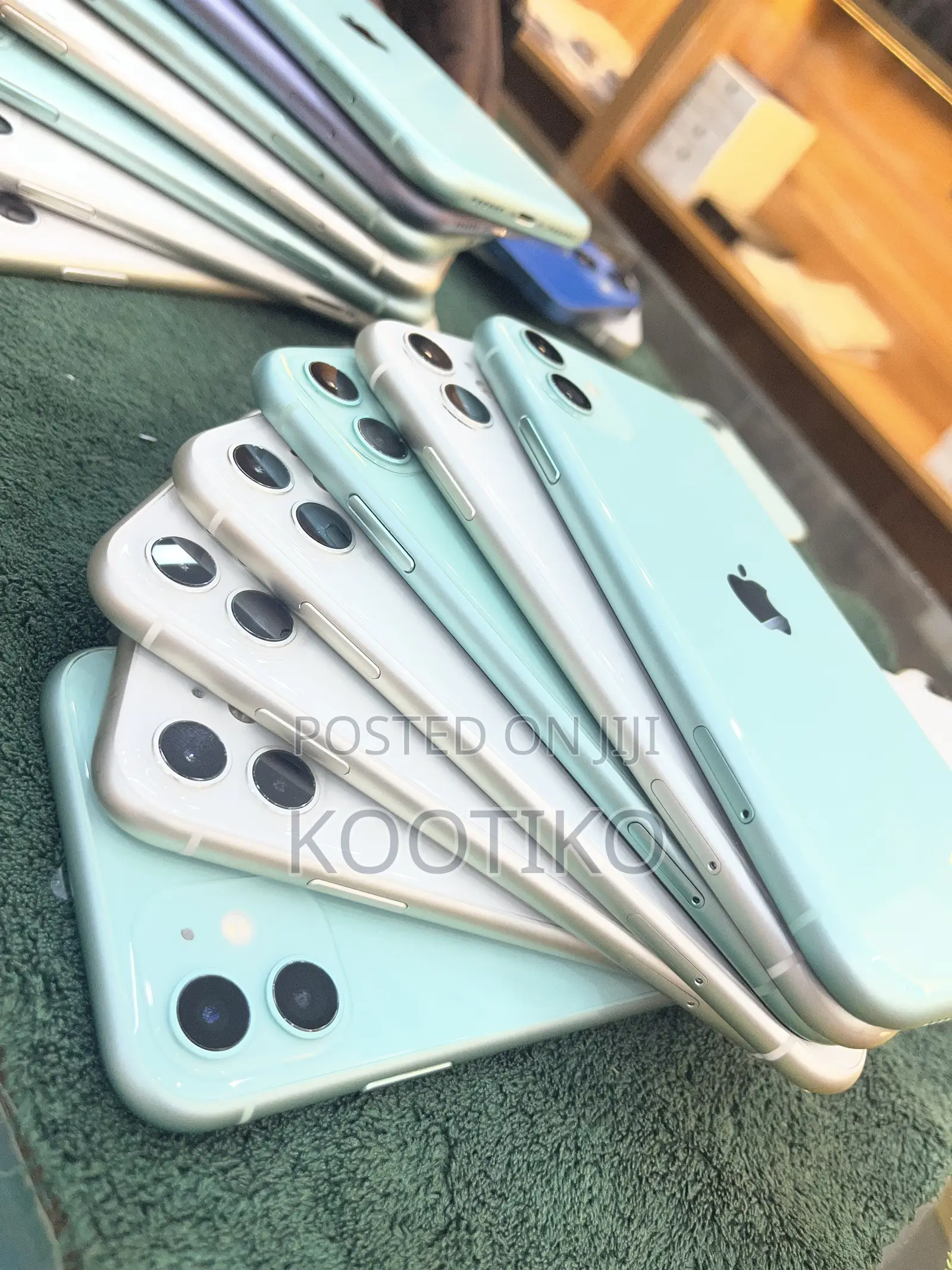 New Apple iPhone 11 128 GB Green