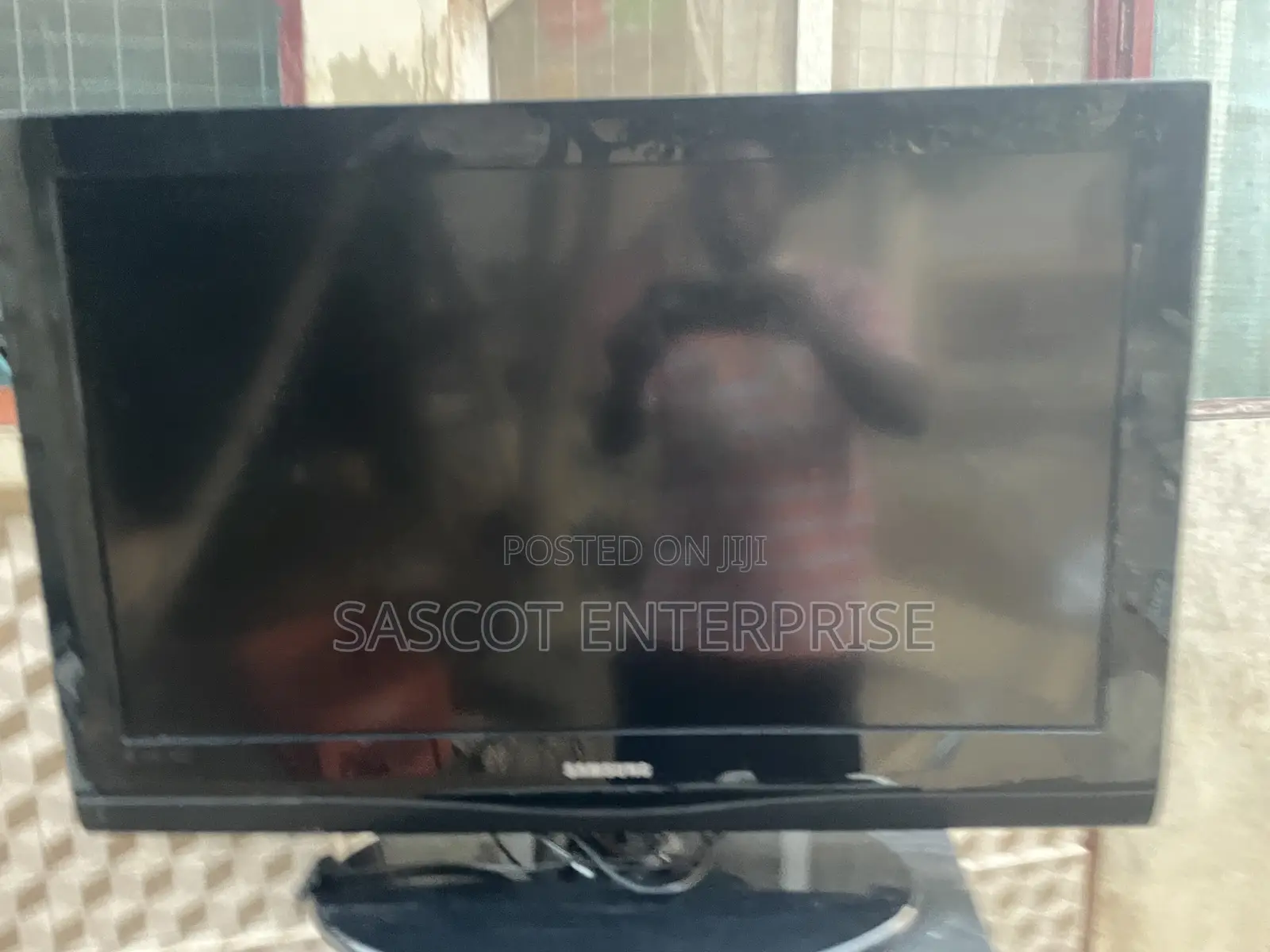 Samsung 32-Inch LCD Television.