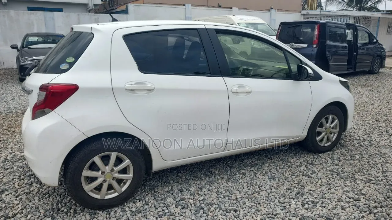 Toyota Vitz 2014 White