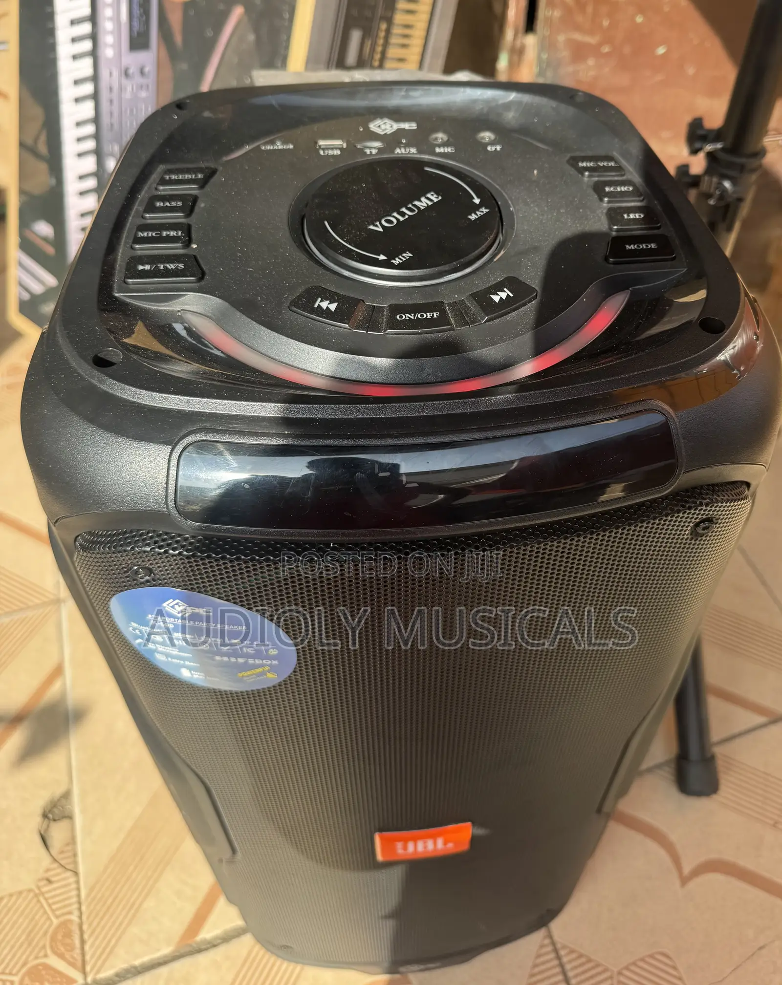 JBL Rechargeable Speaker With Two Microphones and Very Loud Sound