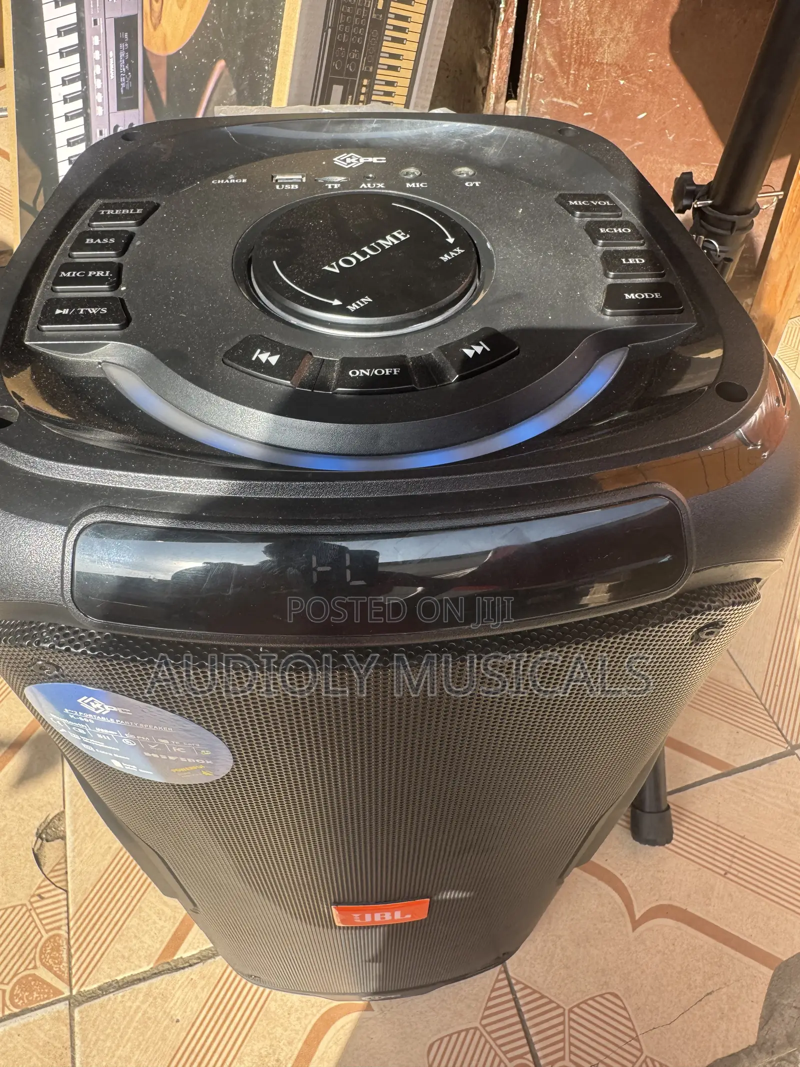 JBL Rechargeable Speaker With Two Microphones and Very Loud Sound