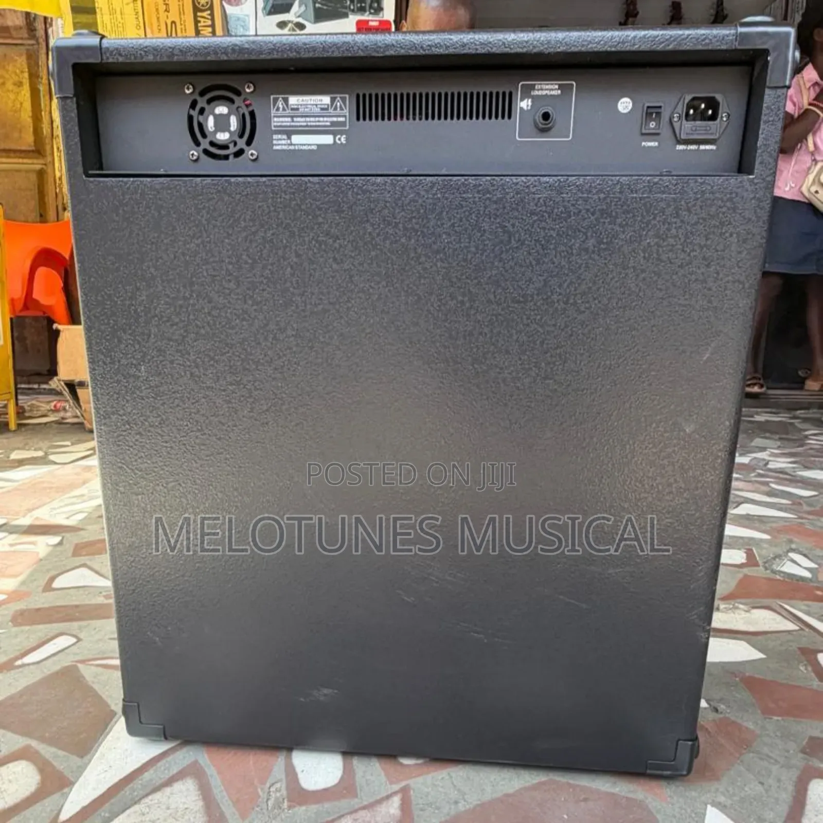 Yamaha BA500 Bass Guitar Combo Amplifier With a Single 15-Inch Speaker