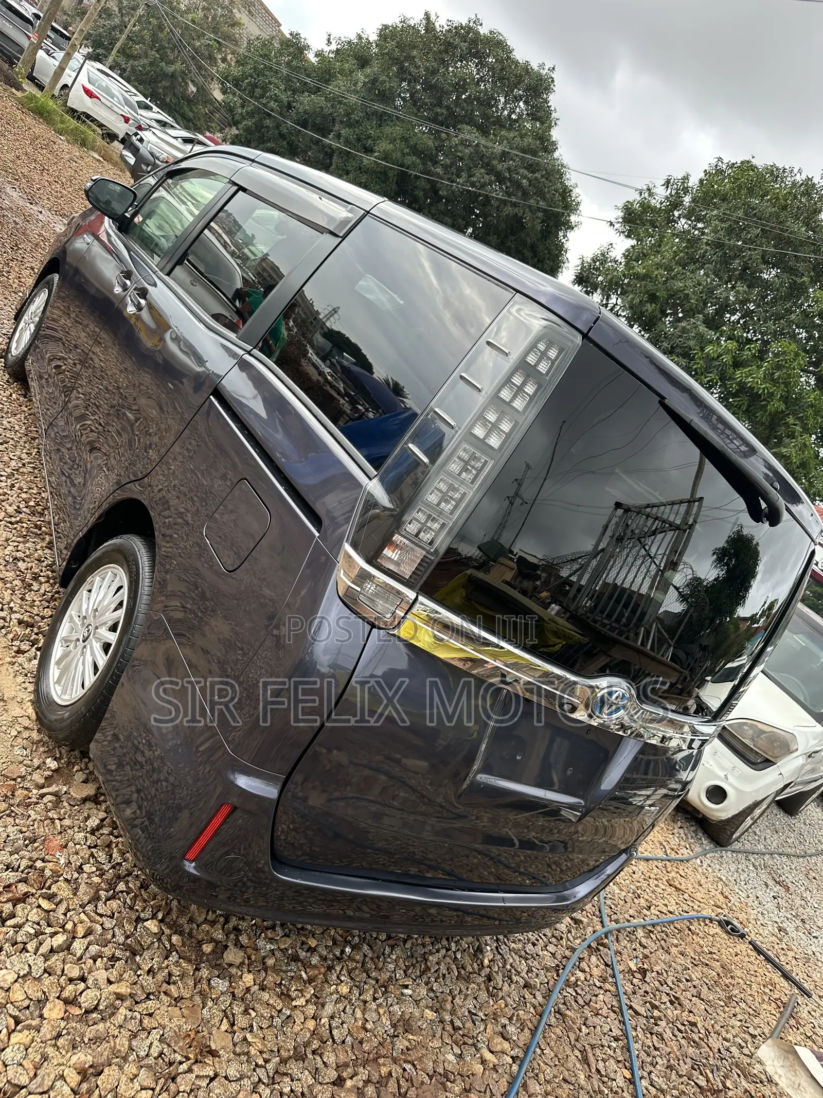 Toyota Voxy Hybrid ZS 2WD 7-Seater 2016 Black