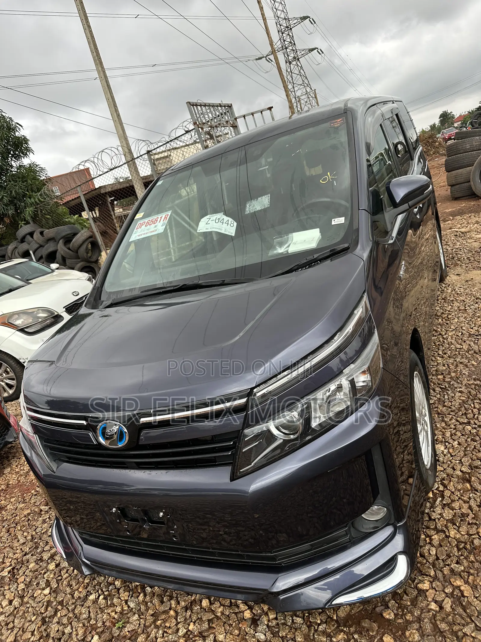 Toyota Voxy Hybrid ZS 2WD 7-Seater 2016 Black