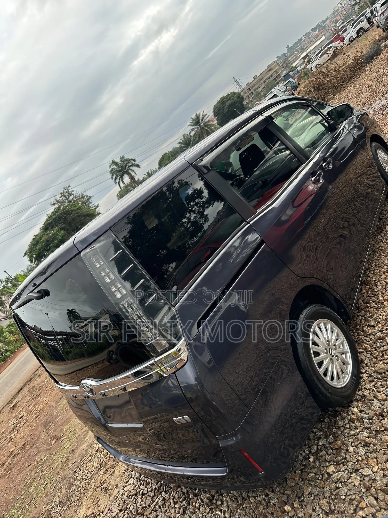 Toyota Voxy Hybrid ZS 2WD 7-Seater 2016 Black