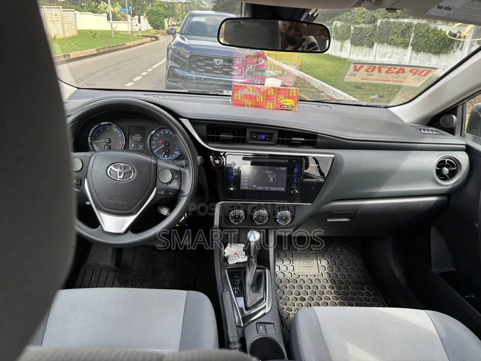 Toyota Corolla LE 4dr Sedan (1.8L 4cyl CVT) 2017 Silver