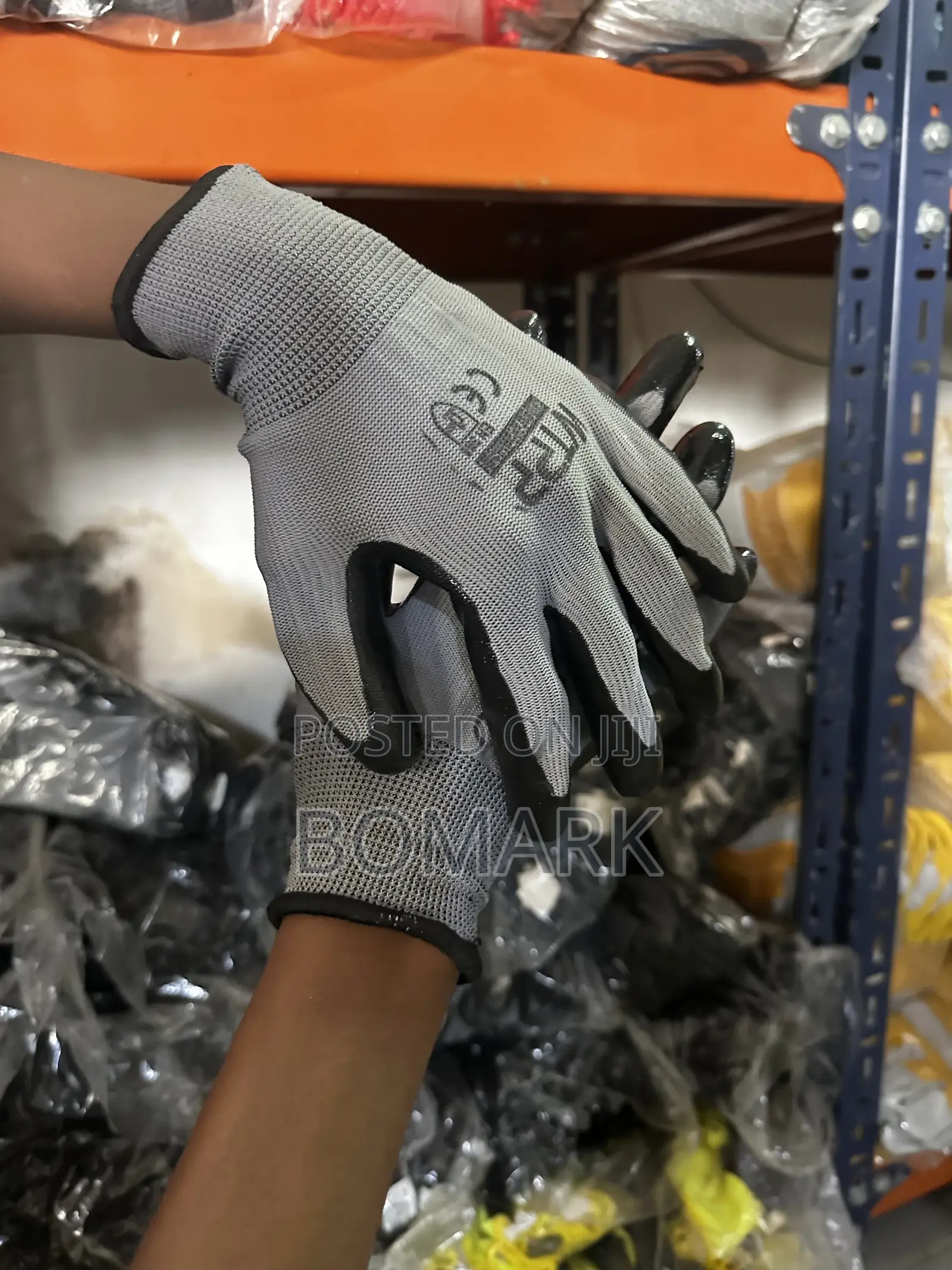 Ash Black Hand Tight Grip Gloves