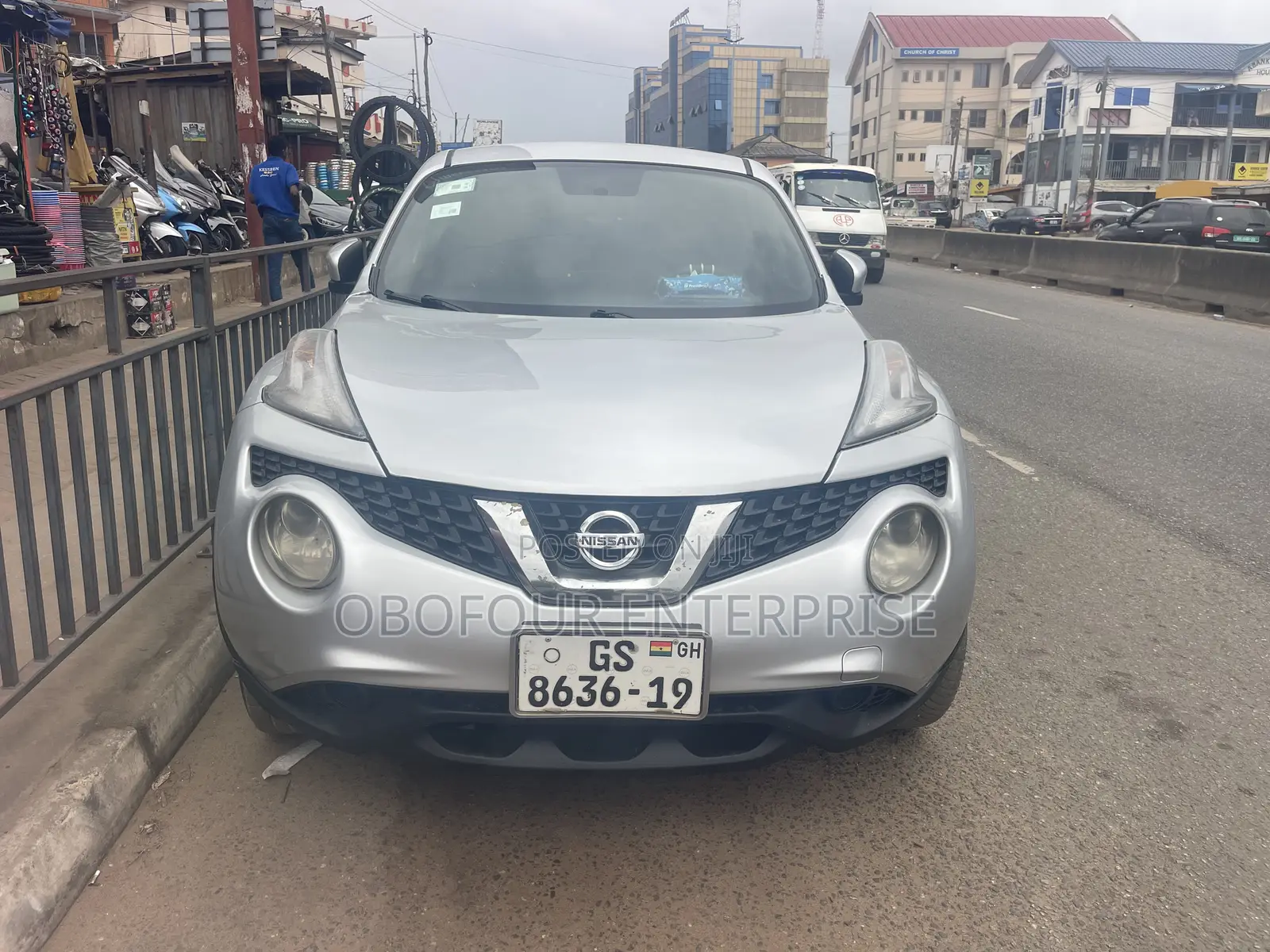 Nissan Juke SV 4dr Hatchback AWD (1.6L 4cyl Turbo CVT) 2015 Silver