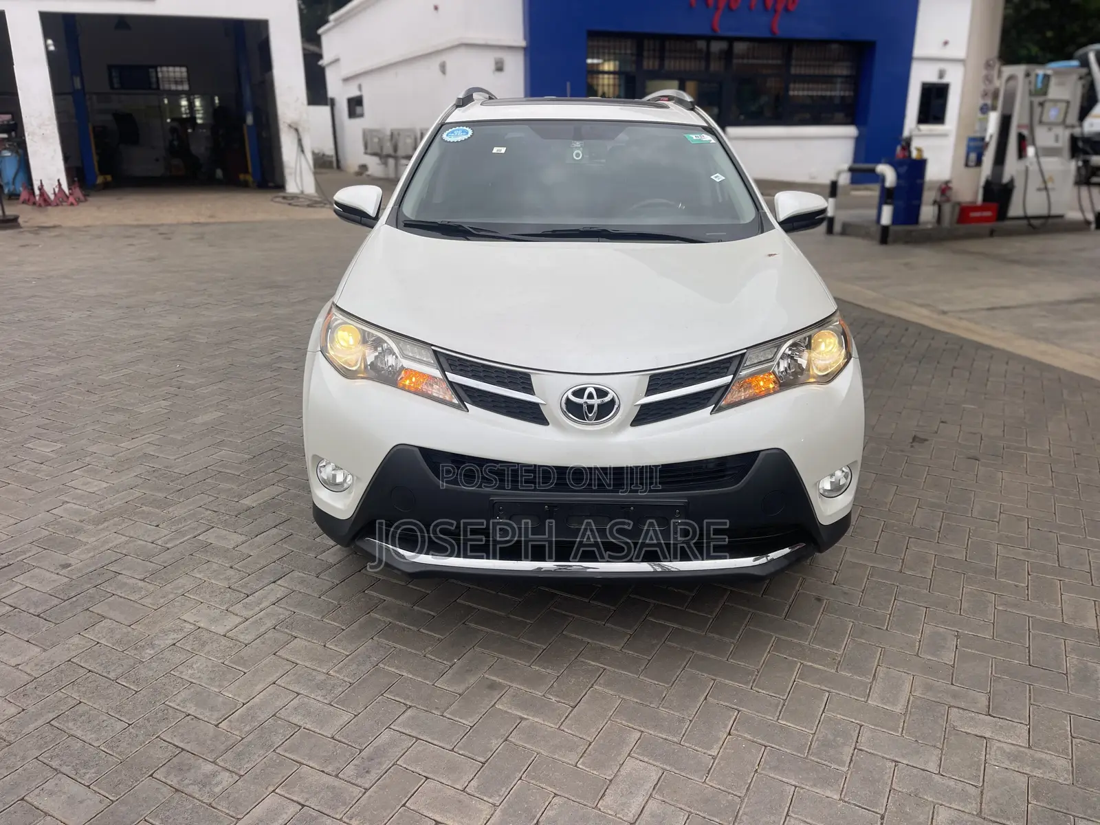 Toyota RAV4 Limited 4dr SUV (2.5L 4cyl 6A) 2014 White