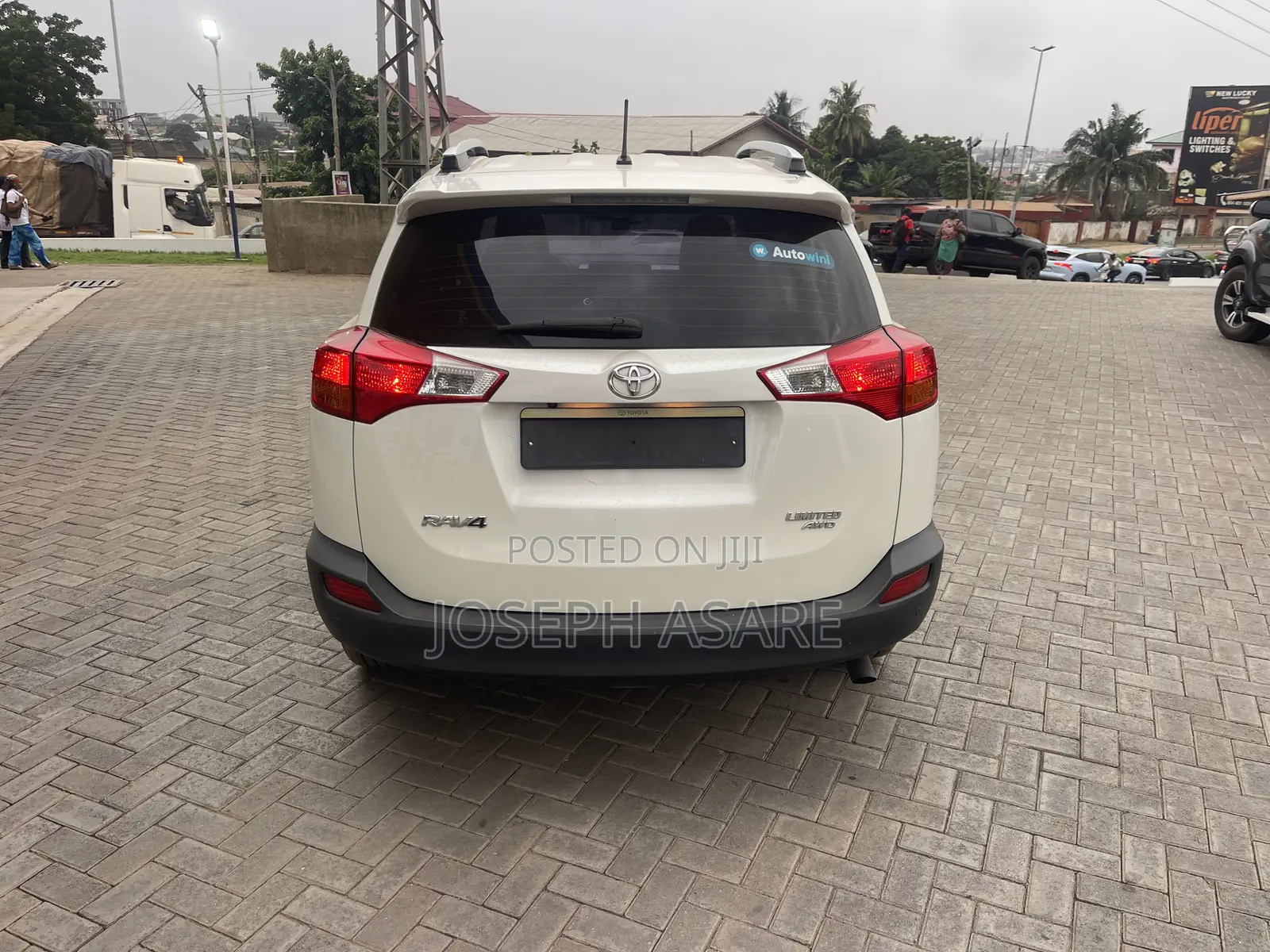 Toyota RAV4 Limited 4dr SUV (2.5L 4cyl 6A) 2014 White