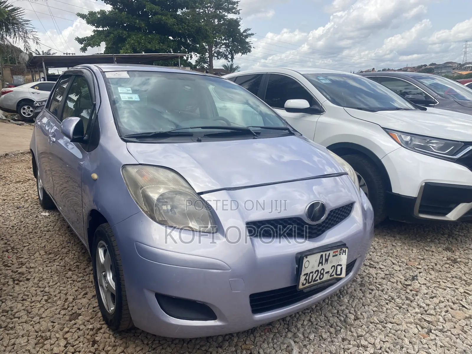 Toyota Vitz 2010 Silver