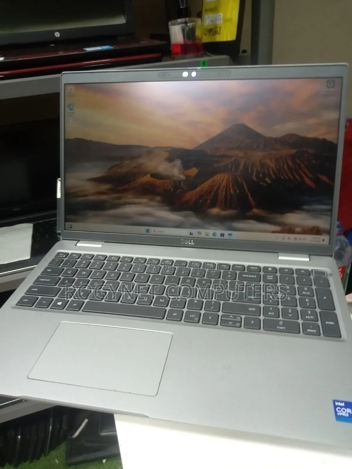 Laptop Dell Latitude 5520 16GB Intel Core i7 SSD 256GB