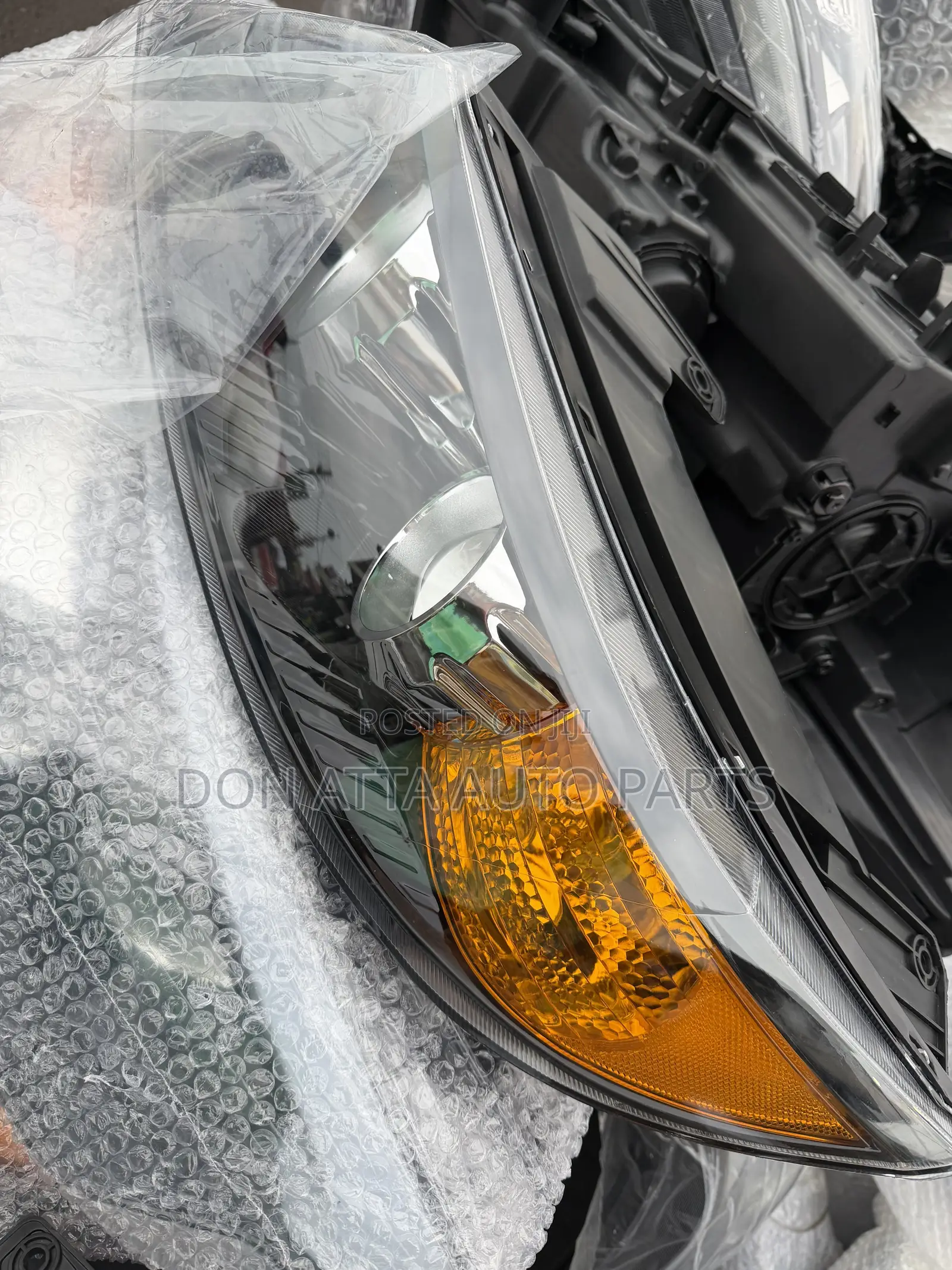 Kia Sorento 2012 Headlights Available
