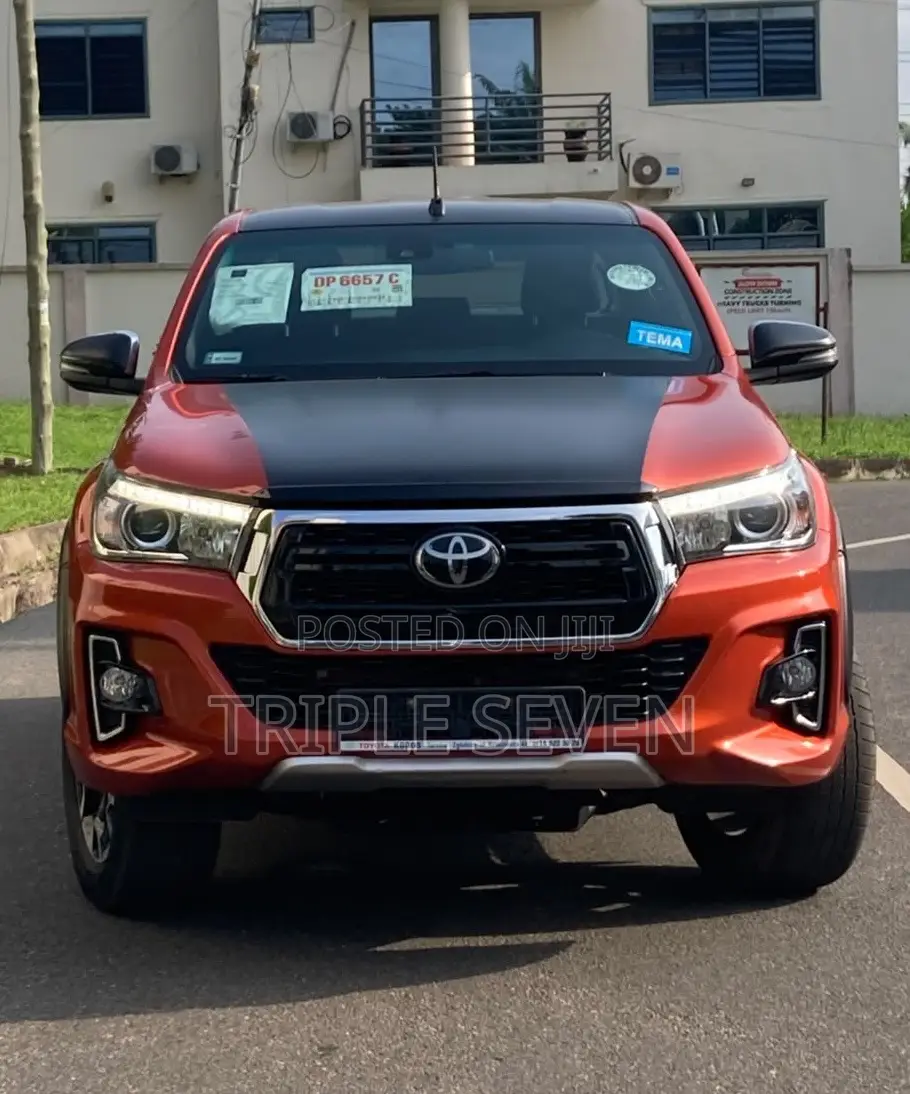 Toyota Hilux 2019 Orange