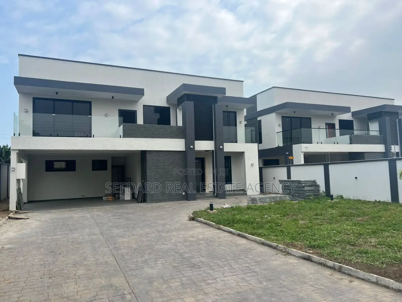 4bdrm Duplex in Sefdard Properties, Teshie-Nungua Estates for sale