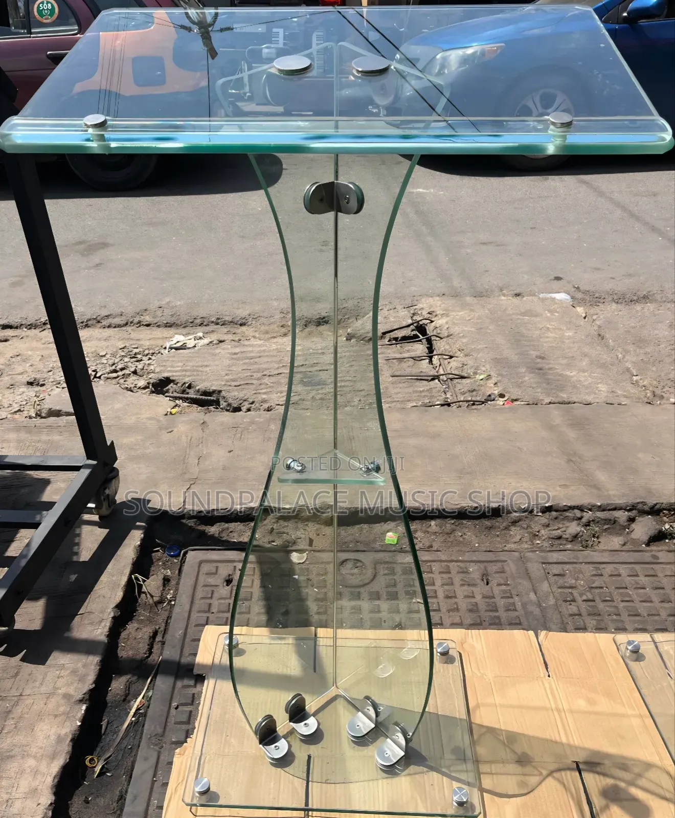Curved, Hourglass-Shaped Pulpit From Thick, Clear Tempered Glass