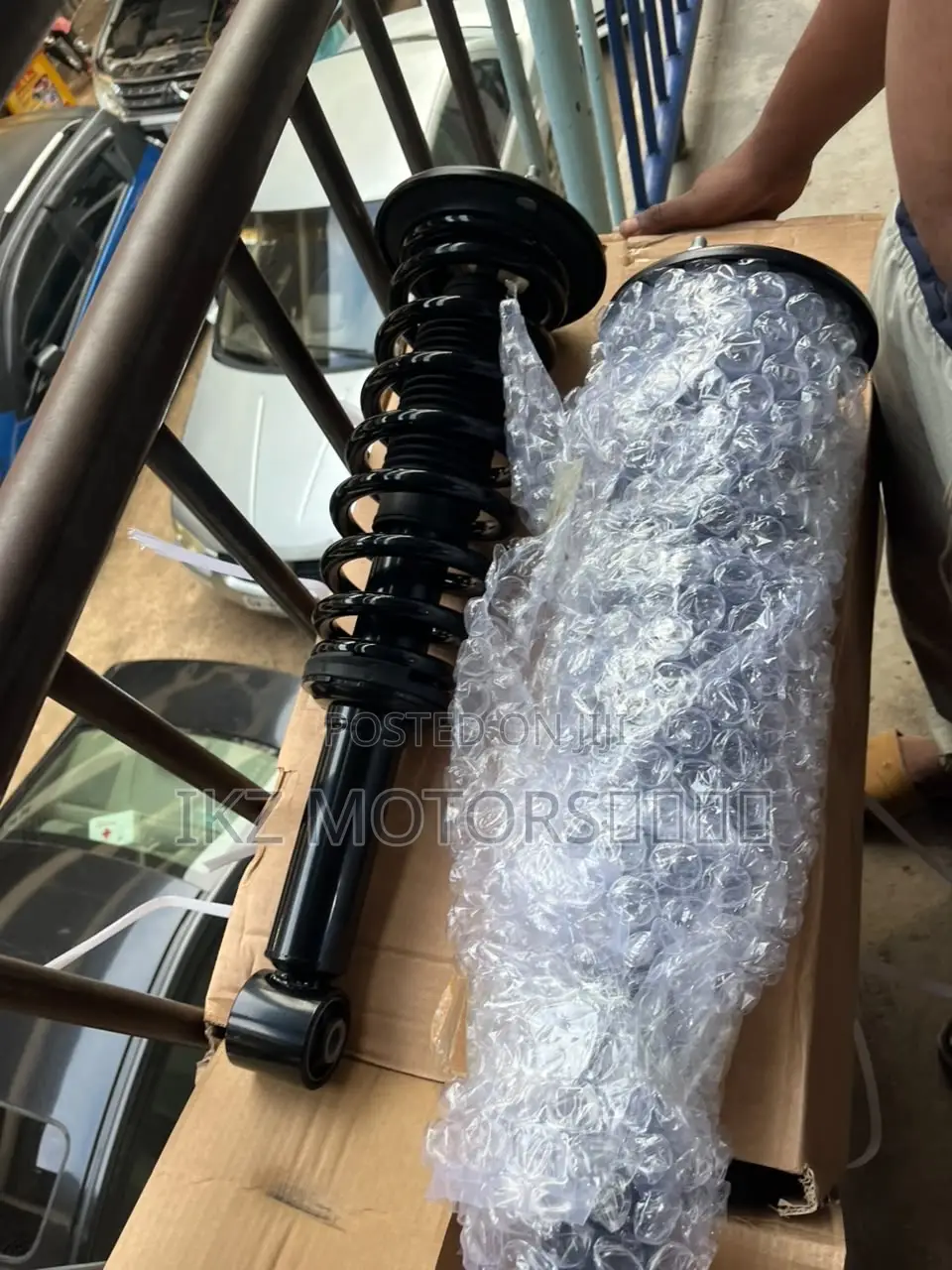 Range Rover 2010/ LR3/LR4 Manual Shocks