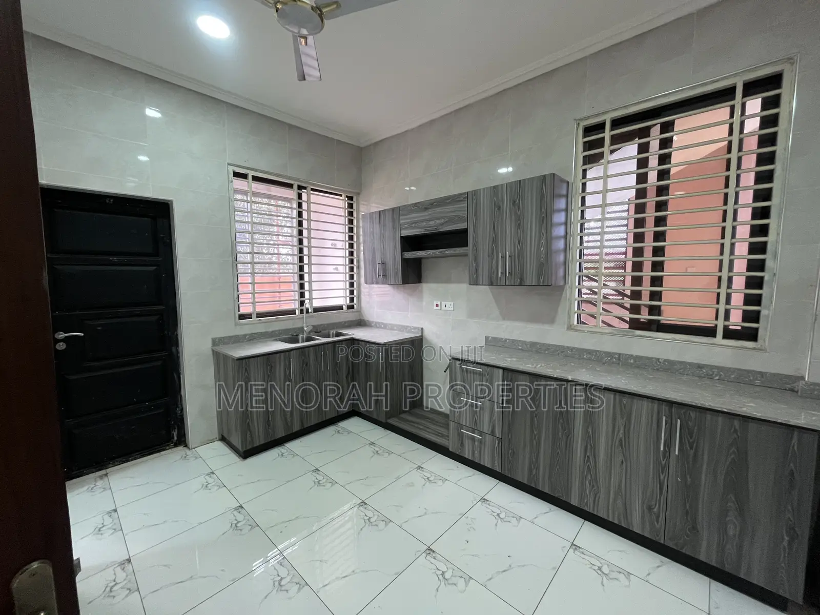 2bdrm Apartment in Adenta, Amrahia for rent
