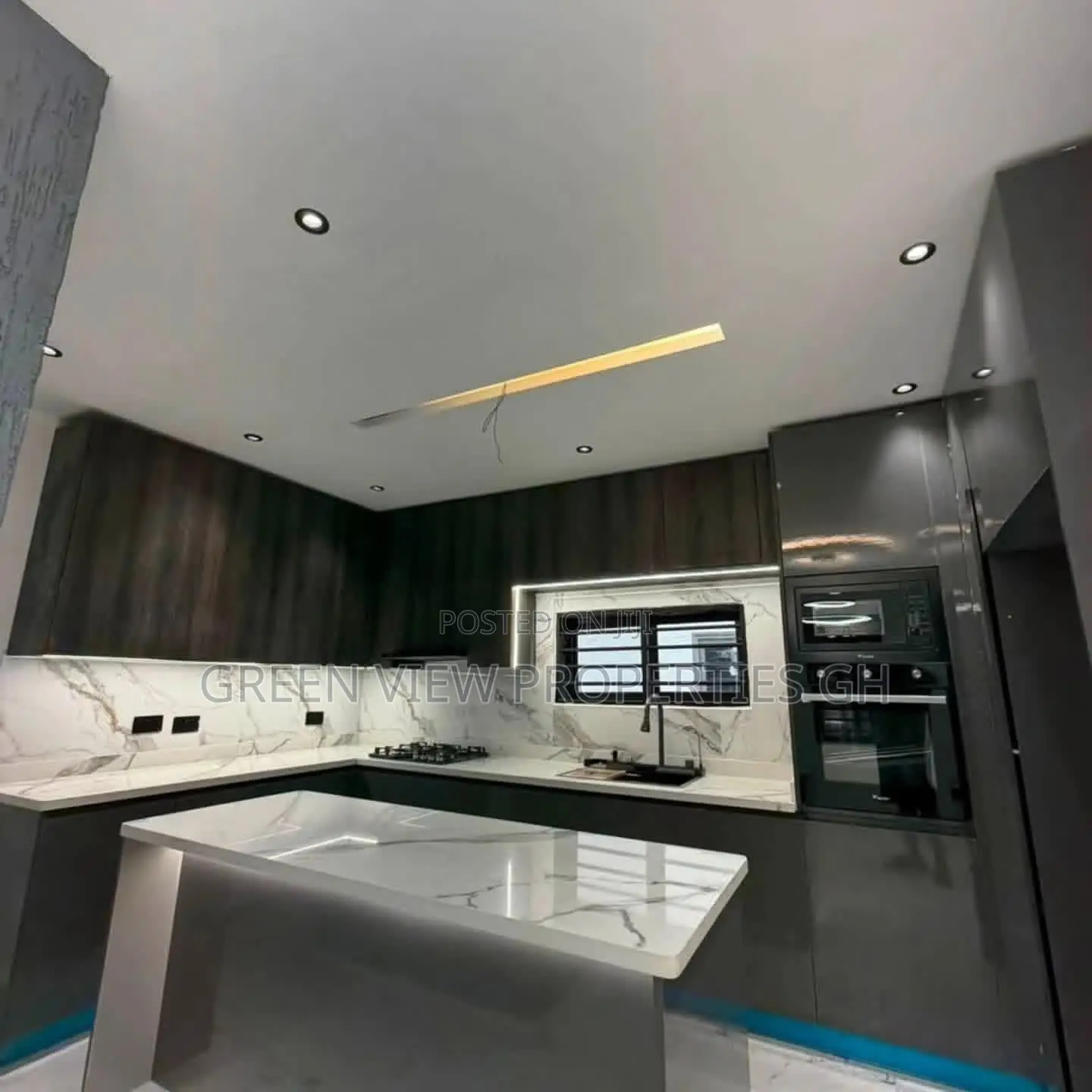 3bdrm Duplex in Lake Side Estate for rent