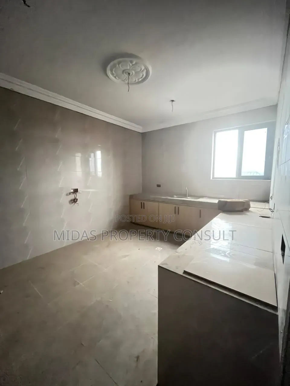 2bdrm Apartment in Madina, Estate for rent