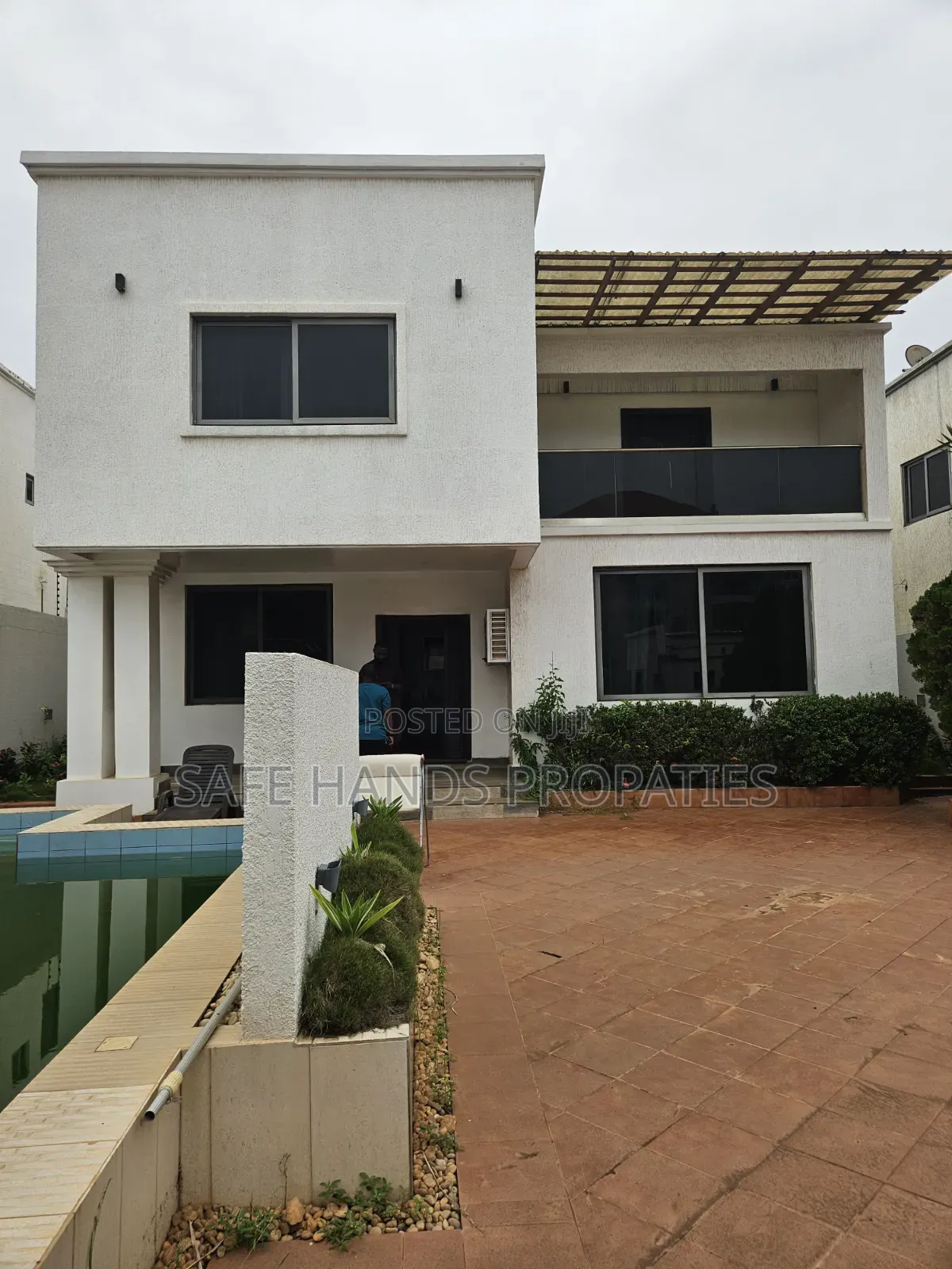 Furnished 5bdrm House in Accra Metropolitan for sale