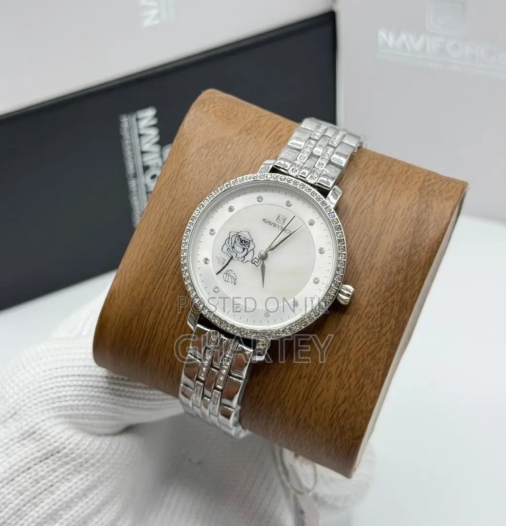 Unique Ladies Chain Strap Ladies Analog Watch