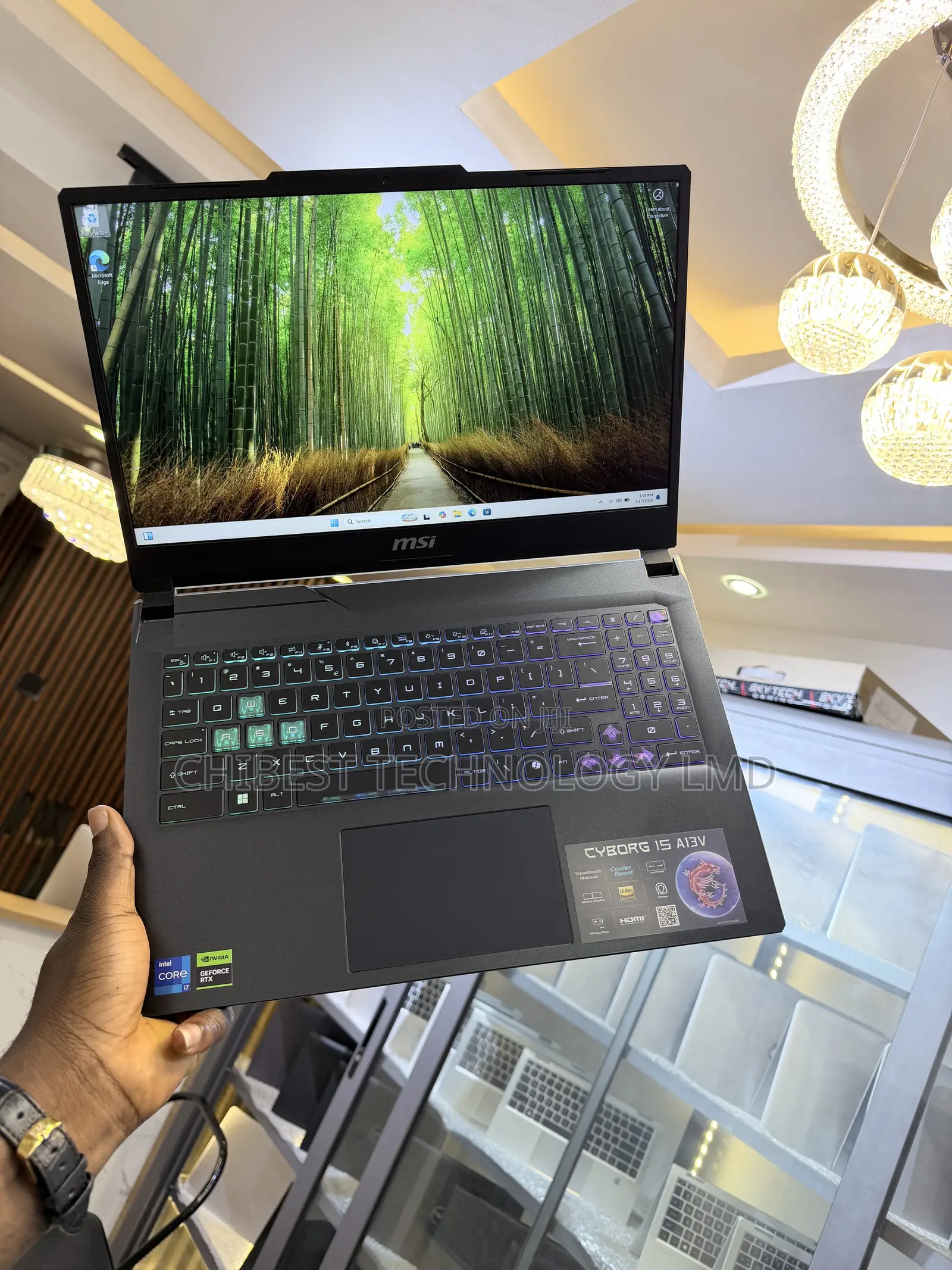 Laptop MSI Cyborg 15 24GB Intel Core i7 SSD 1T