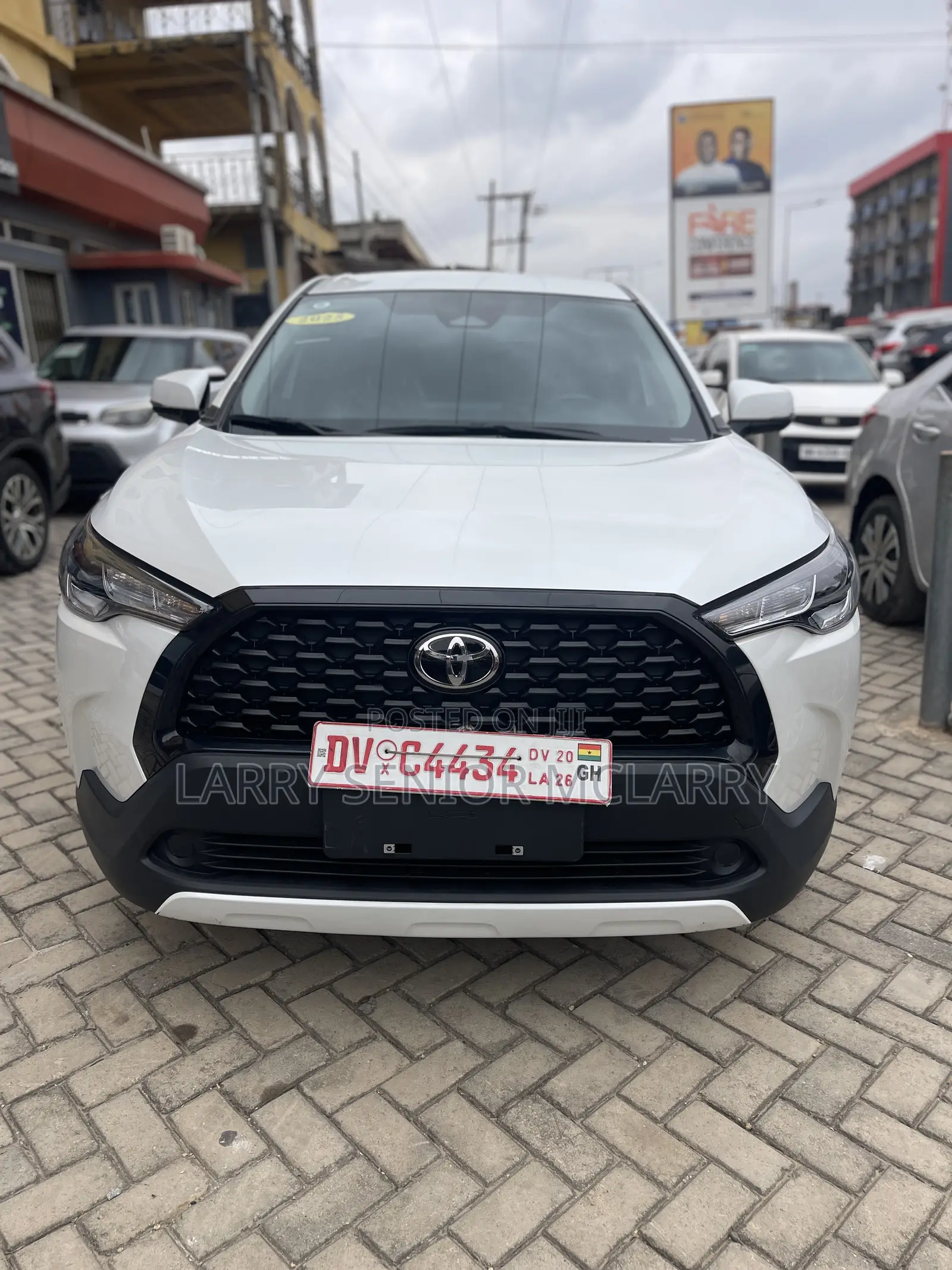 New Toyota Corolla Cross LE 2025 White