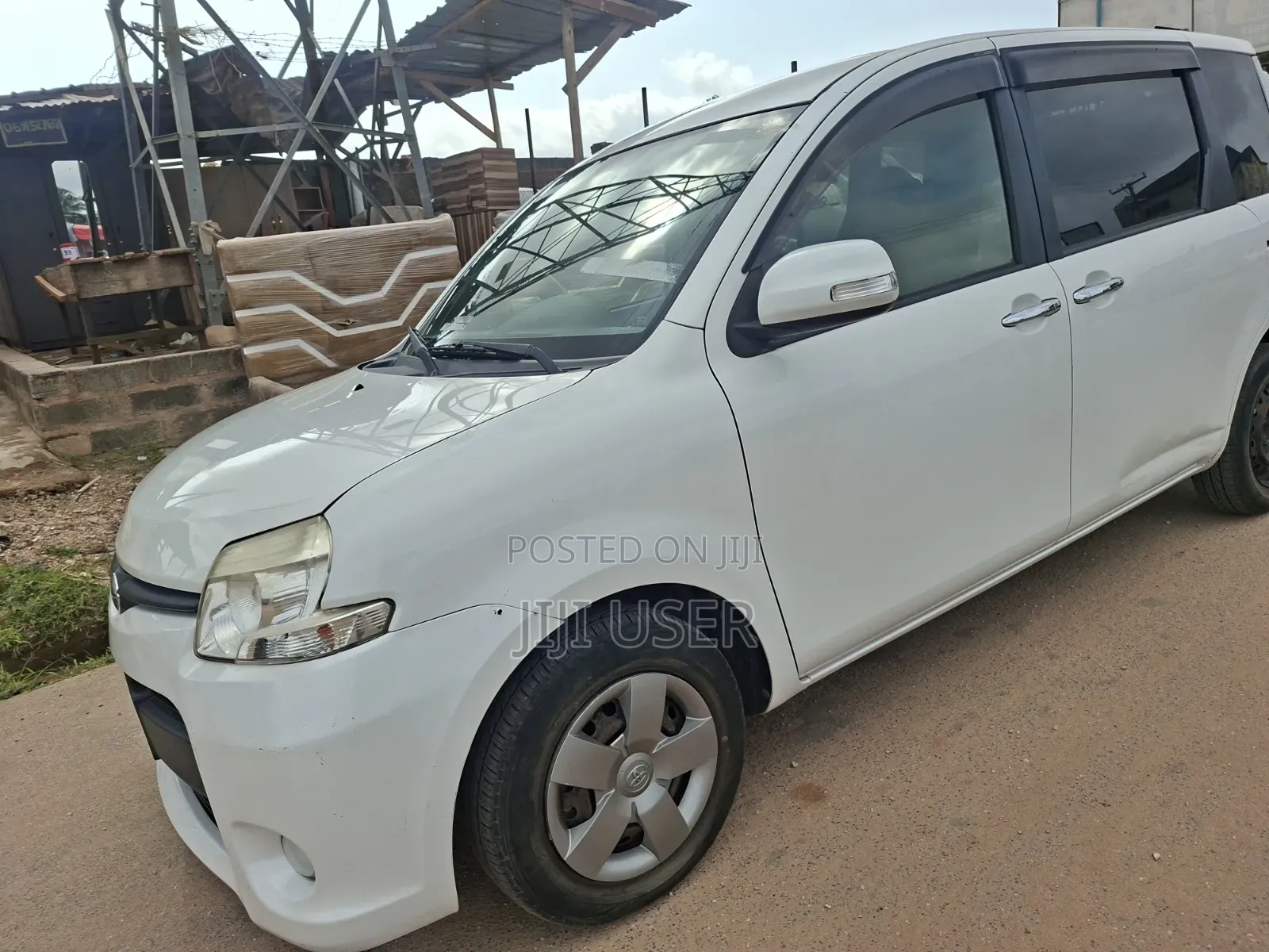 Toyota Sienta 2012 White