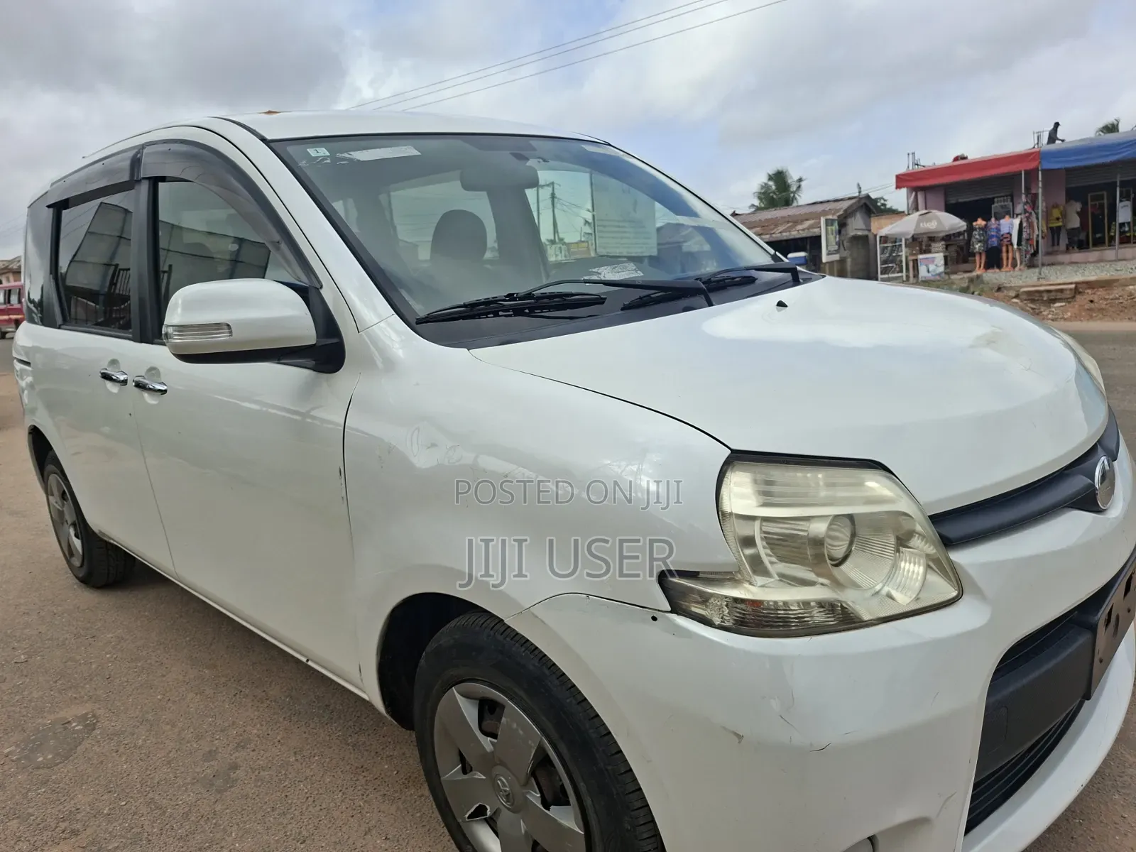Toyota Sienta 2012 White