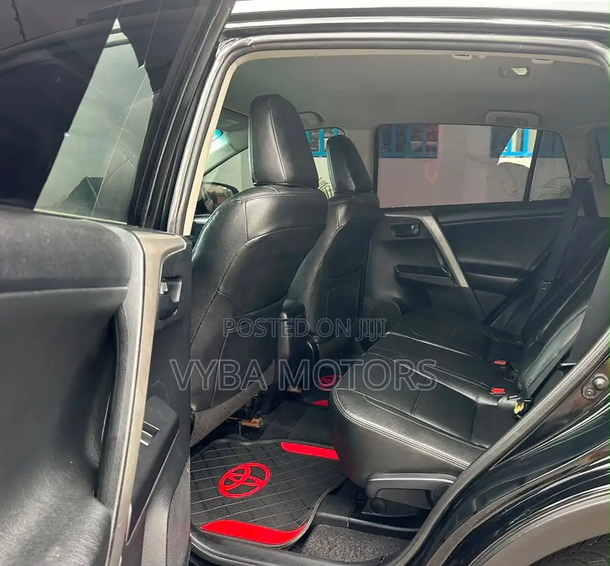 Toyota RAV4 LE 4dr SUV AWD (2.5L 4cyl 6A) 2018 Black