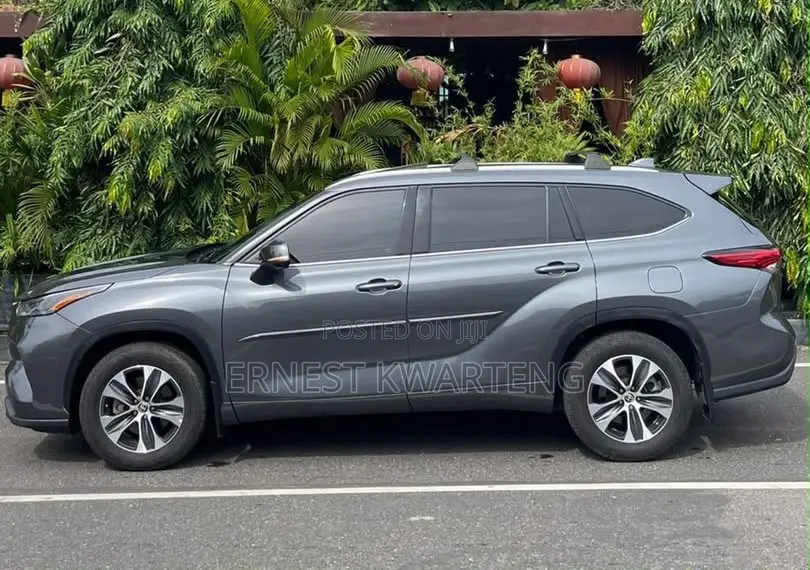 Toyota Highlander 2022 Black