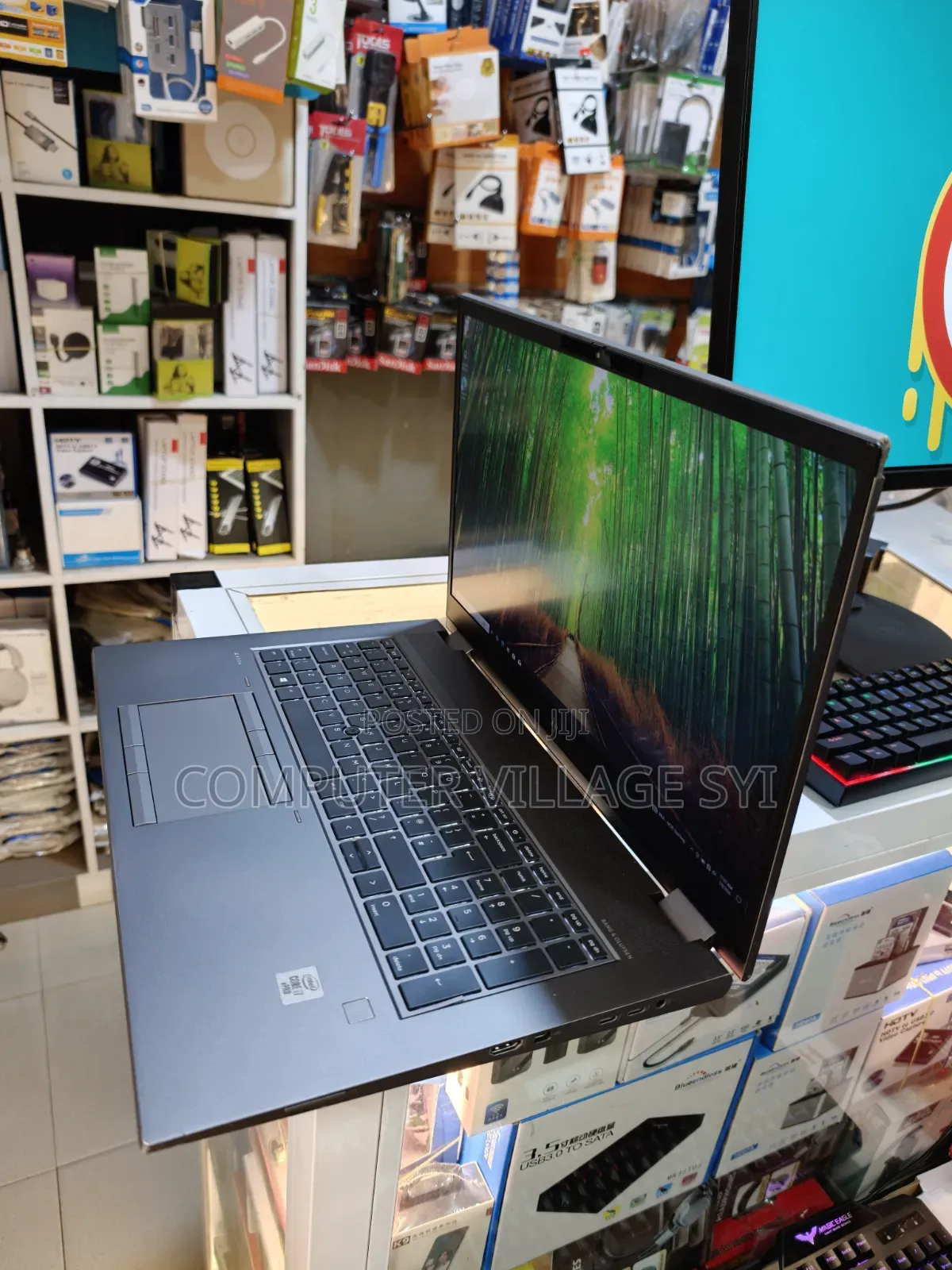 Laptop HP ZBook Fury 17 G7 16GB Intel Core i7 HDD+SSD 512GB