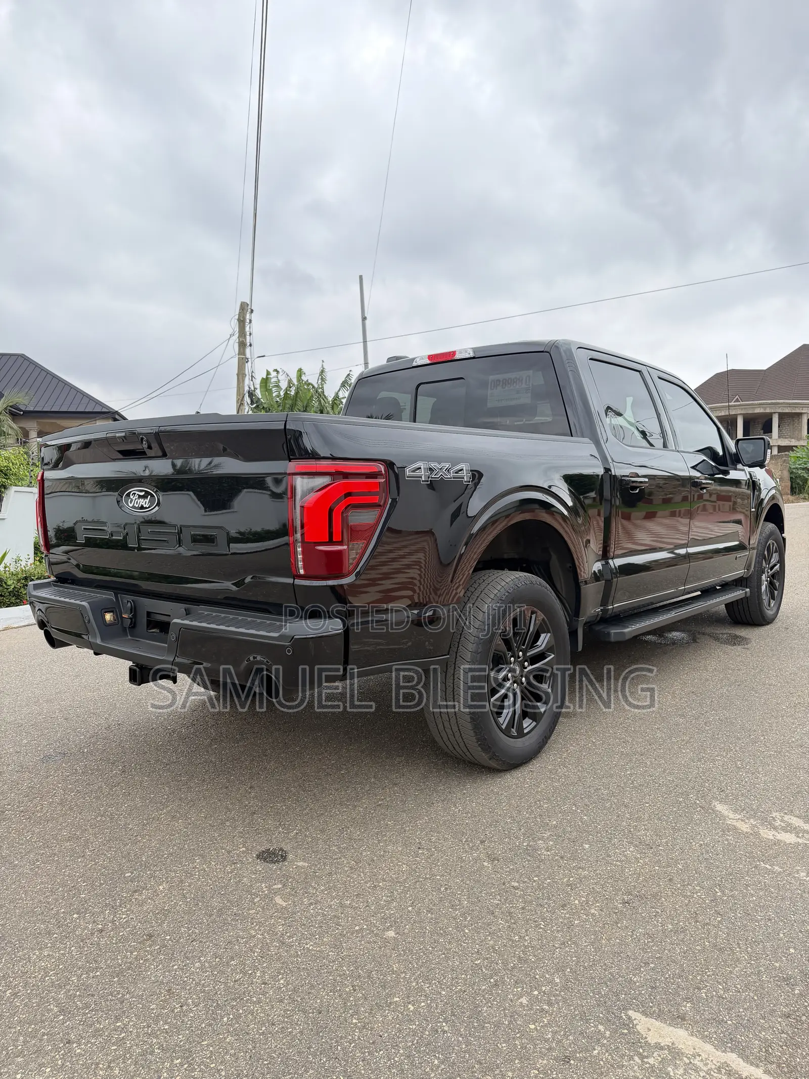 Ford F-150 LARIAT 4WD SuperCrew 5.5' Box 2025 Black