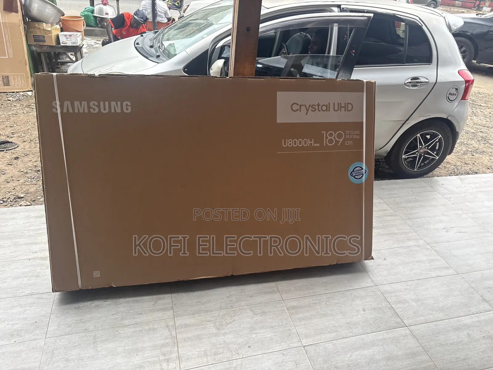 A Large Screen Samsung 75 Inch Crystal UHD Smart TV 2026 (75U8500H)