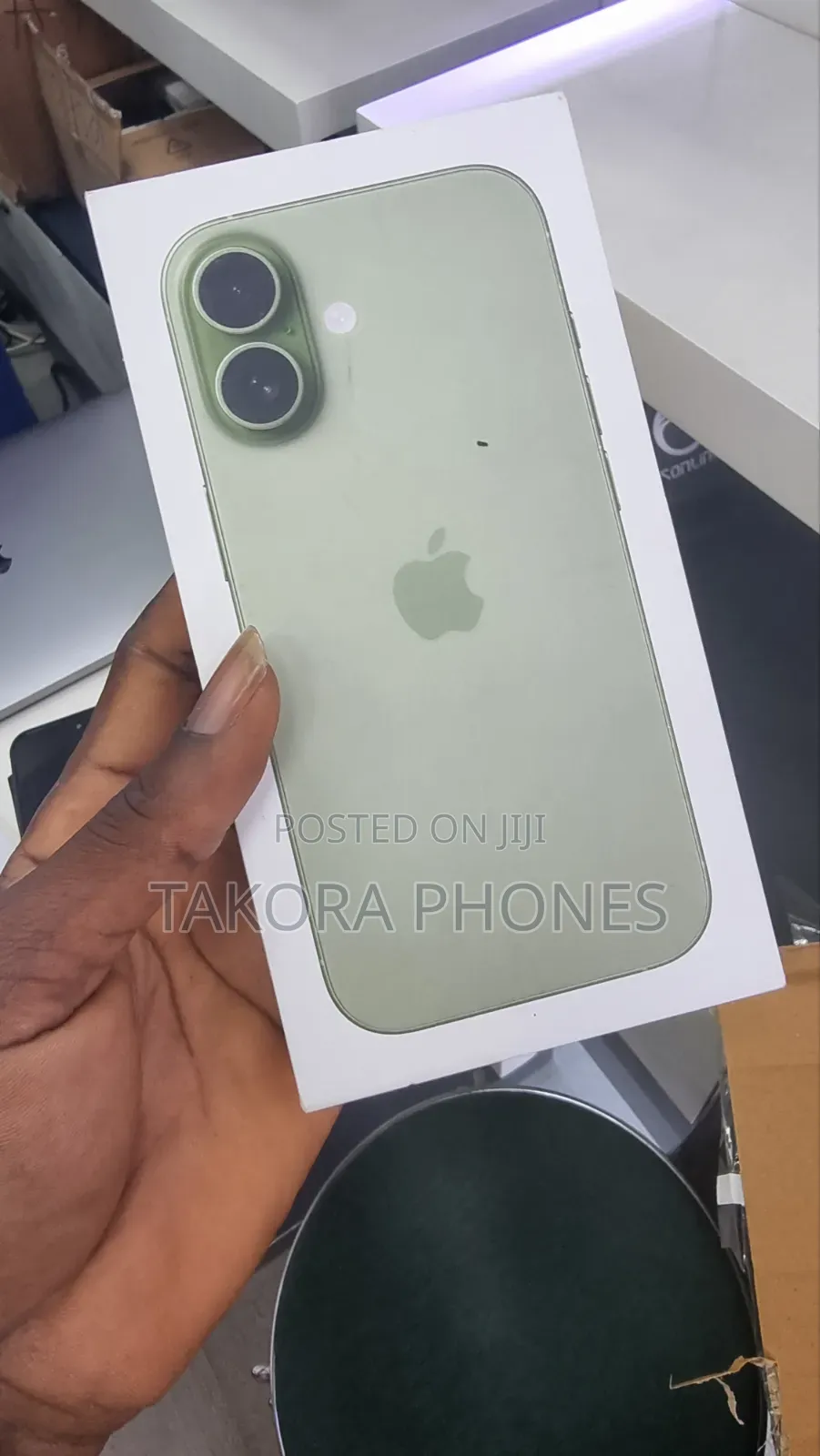 New Apple iPhone 17 256 GB Green