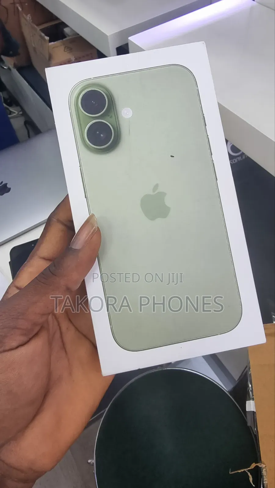 New Apple iPhone 17 256 GB Green