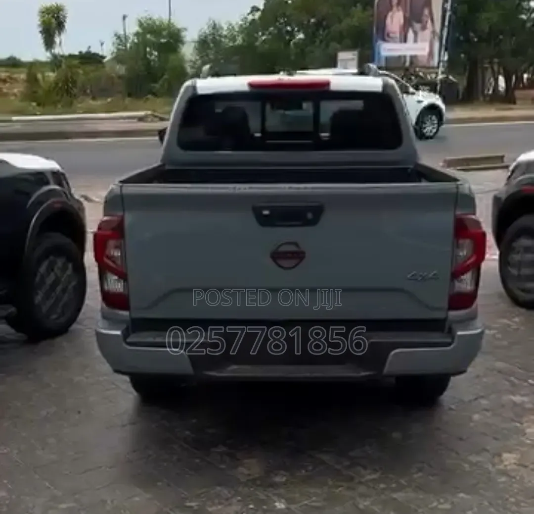 New Nissan Navara 2025 Black