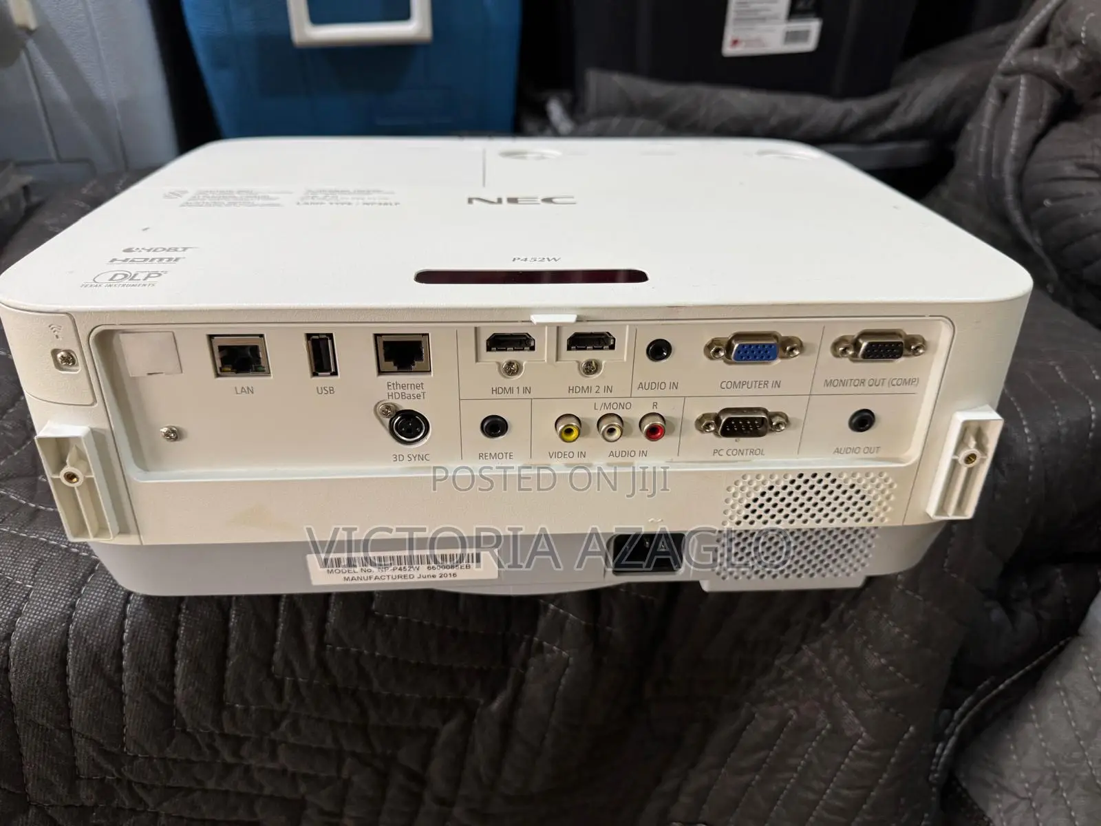 NEC P452W Projector - High Graphics