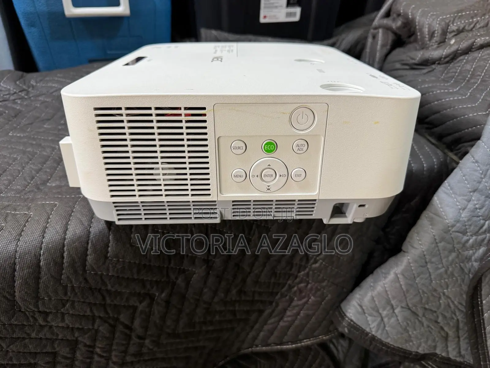 NEC P452W Projector - High Graphics