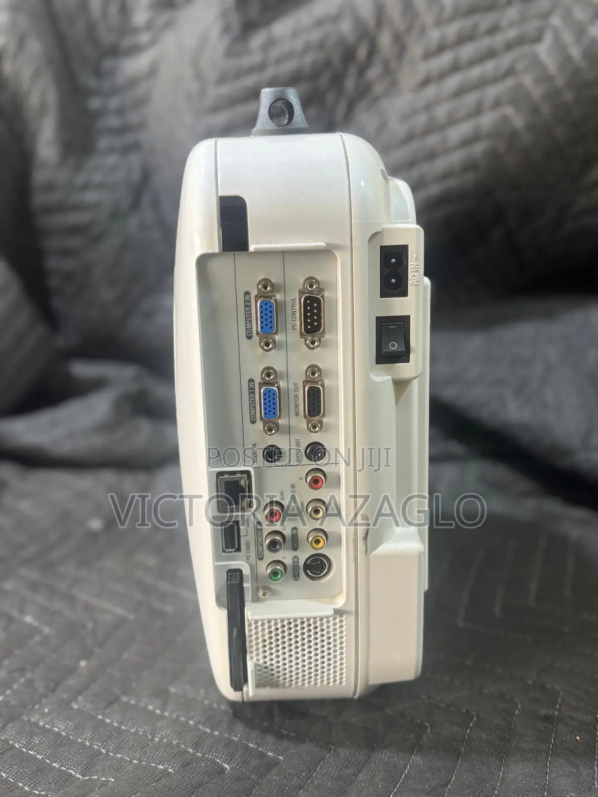 NEC LT280 LCD Projector - Portable and Effective