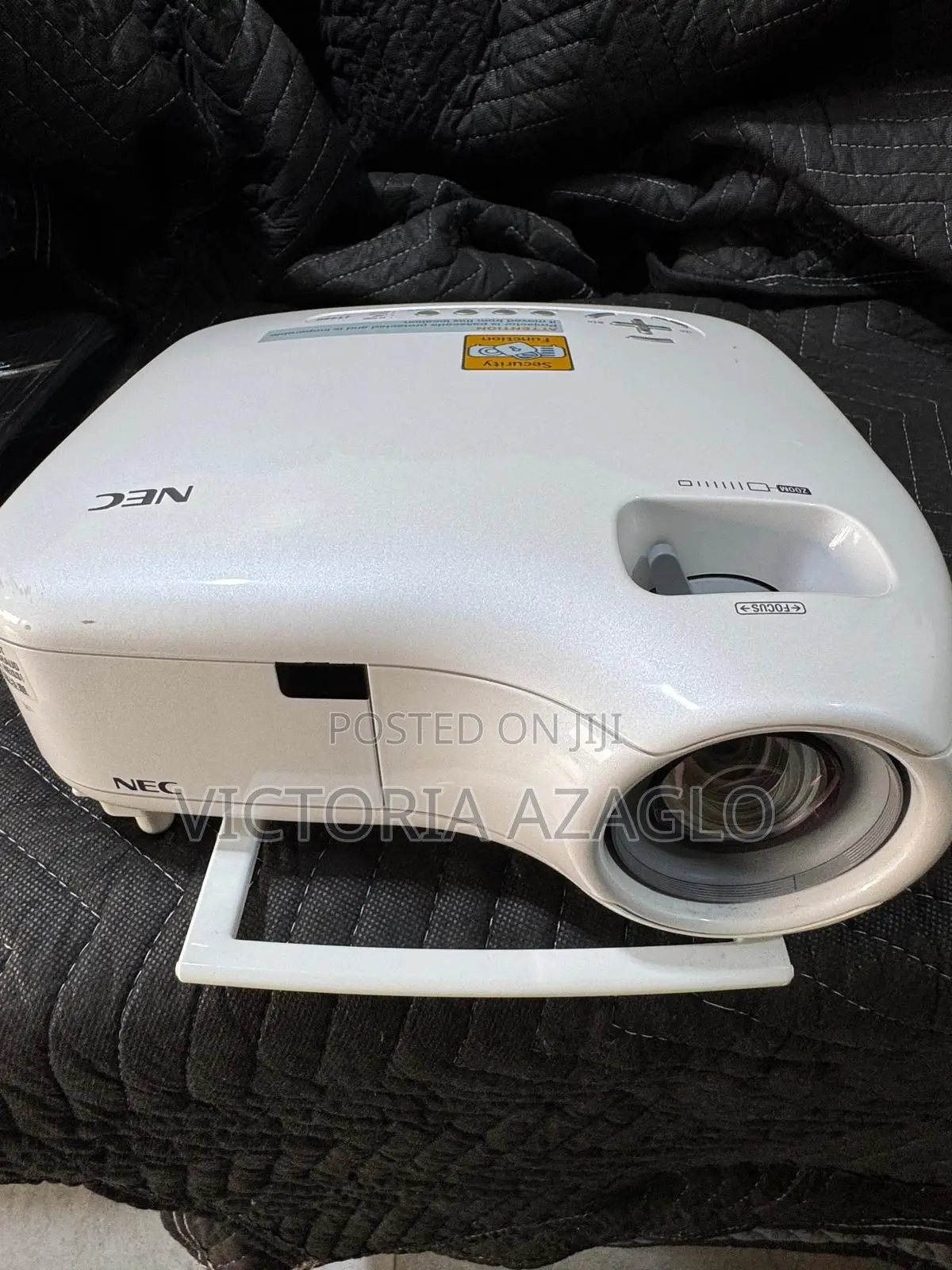 NEC LT280 LCD Projector - Portable and Effective