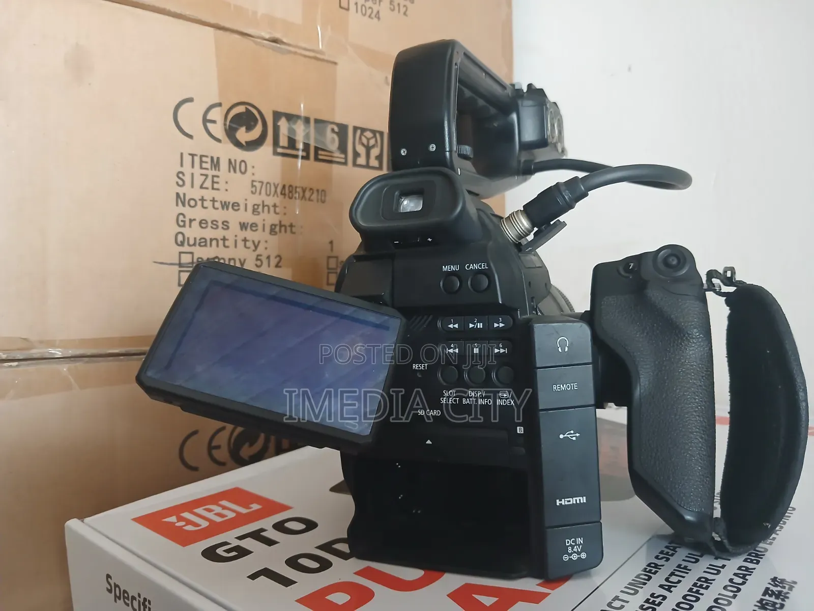 Canon C100 With 18-135mm Lens